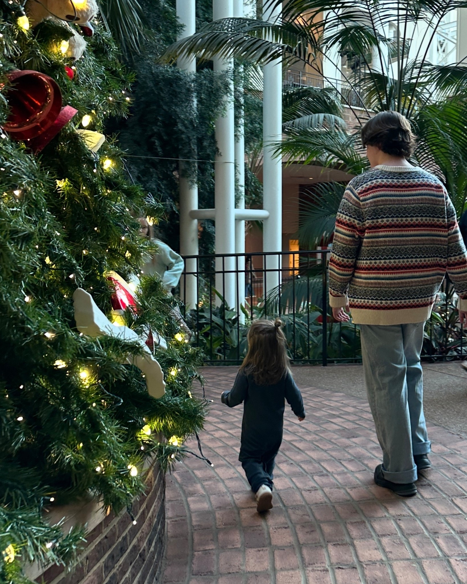 Cozy Christmas sweater finds 🎄

#LTKHoliday #LTKSeasonal #LTKFindsUnder50