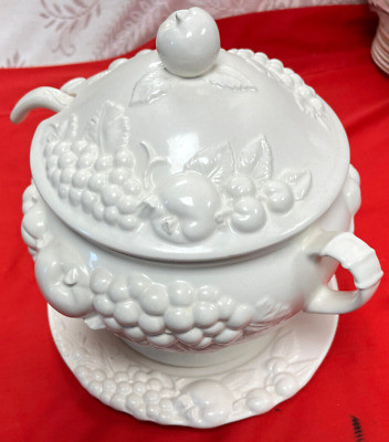 Signature Japan Soup Tureen 4 pc Set Underplate Ladle Lid White Embossed Fruit  | eBay | eBay US