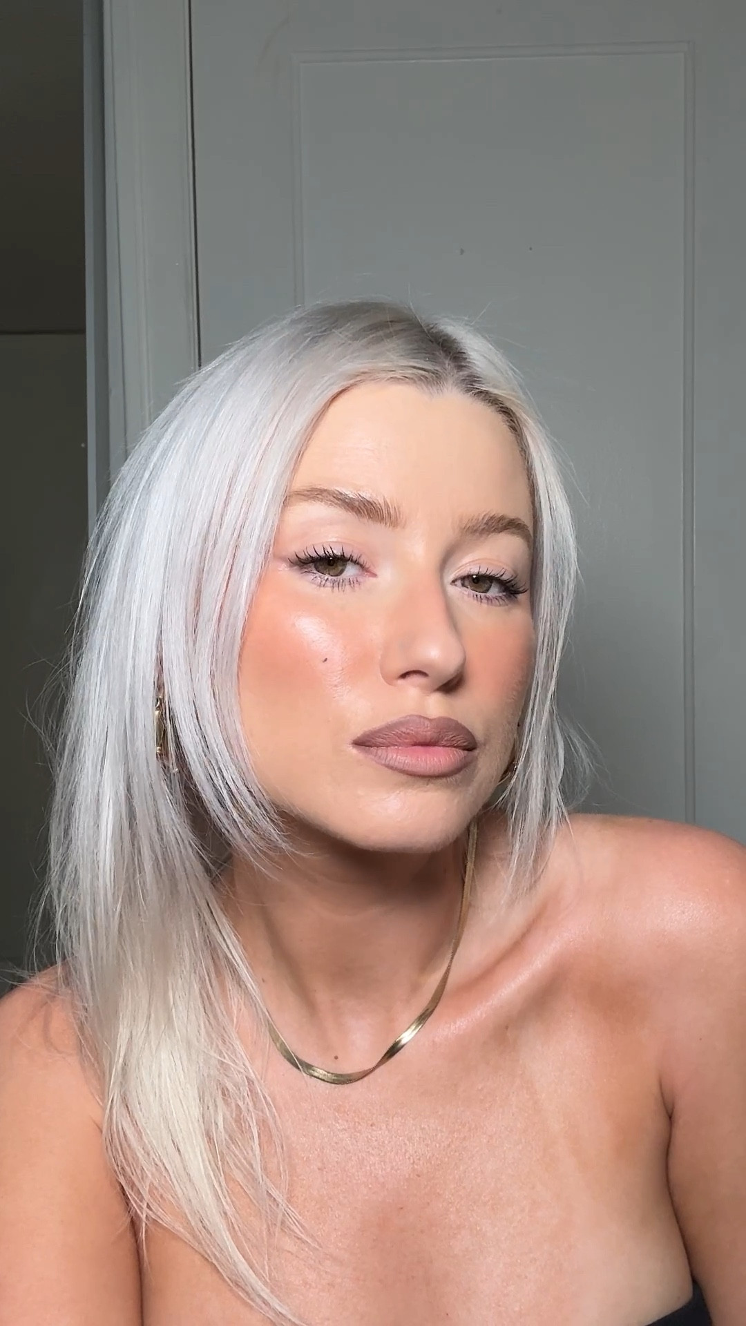 Summer sun-kissed peachy makeup

#LTKBeauty #LTKSaleAlert