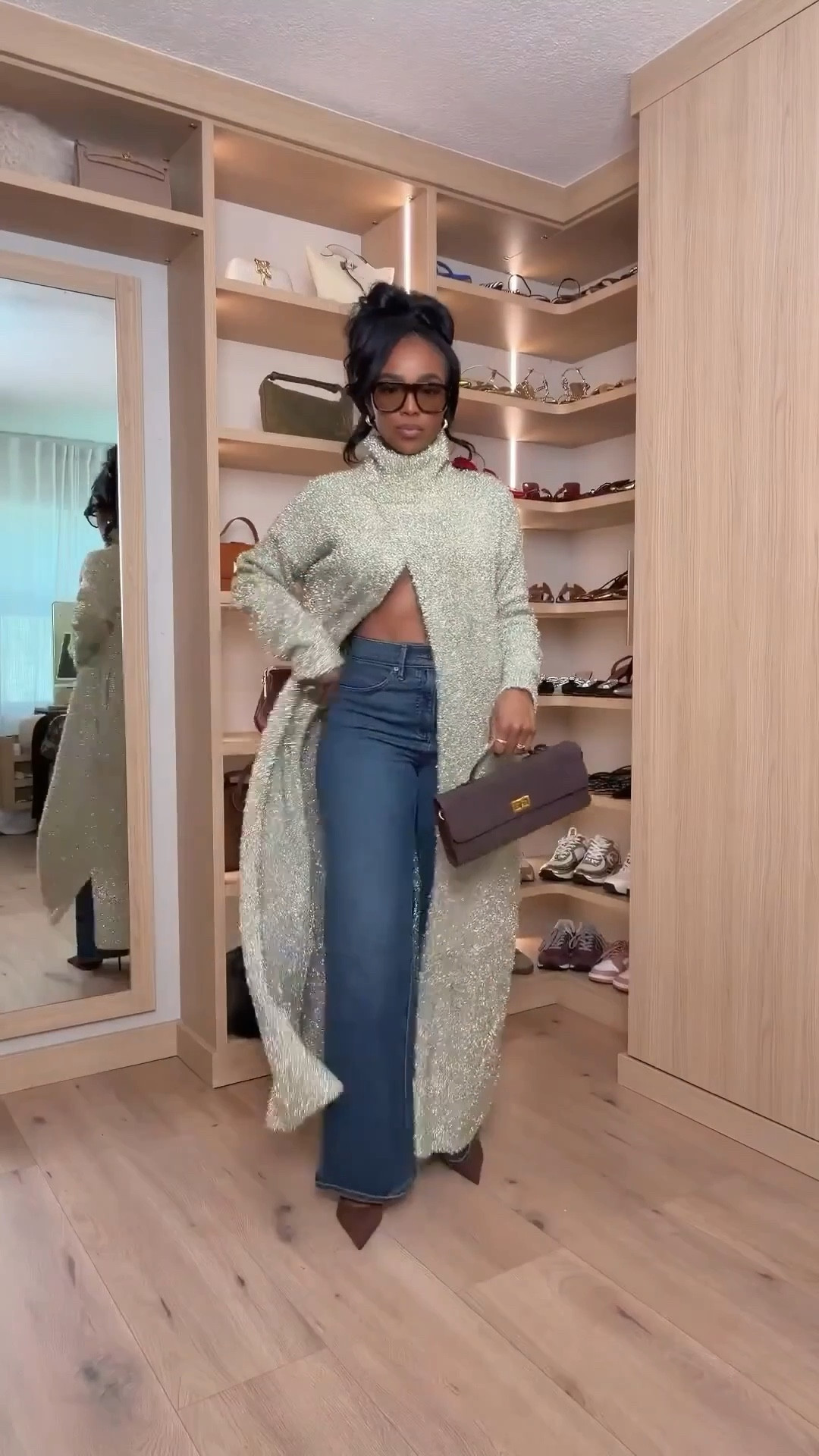 Cozy layers, elevated denim.
A statement longline cardigan layered over a sleek crop top and classic blue jeans creates that effortless, cool-girl balance of cozy and polished. The added texture brings interest, while the clean denim keeps the look timeless, wearable, and easy to style on repeat.

Perfect for casual days, brunch plans, coffee runs, travel days, and relaxed evenings out.

📏 Sizing:
Cardigan: Small
Top: Small
Jeans: 27 Long
Shoes: True to size

📏 Measurements:
5’4” · 138 lbs · 34D · 27” waist · 40” hips

Layered cardigan outfit, elevated casual denim, long cardigan styling, cozy neutral layers, everyday chic outfits, modern casual fashion.

Follow me on Instagram and YouTube @kirasfashionfinds

#LTKootd #LTKPetite