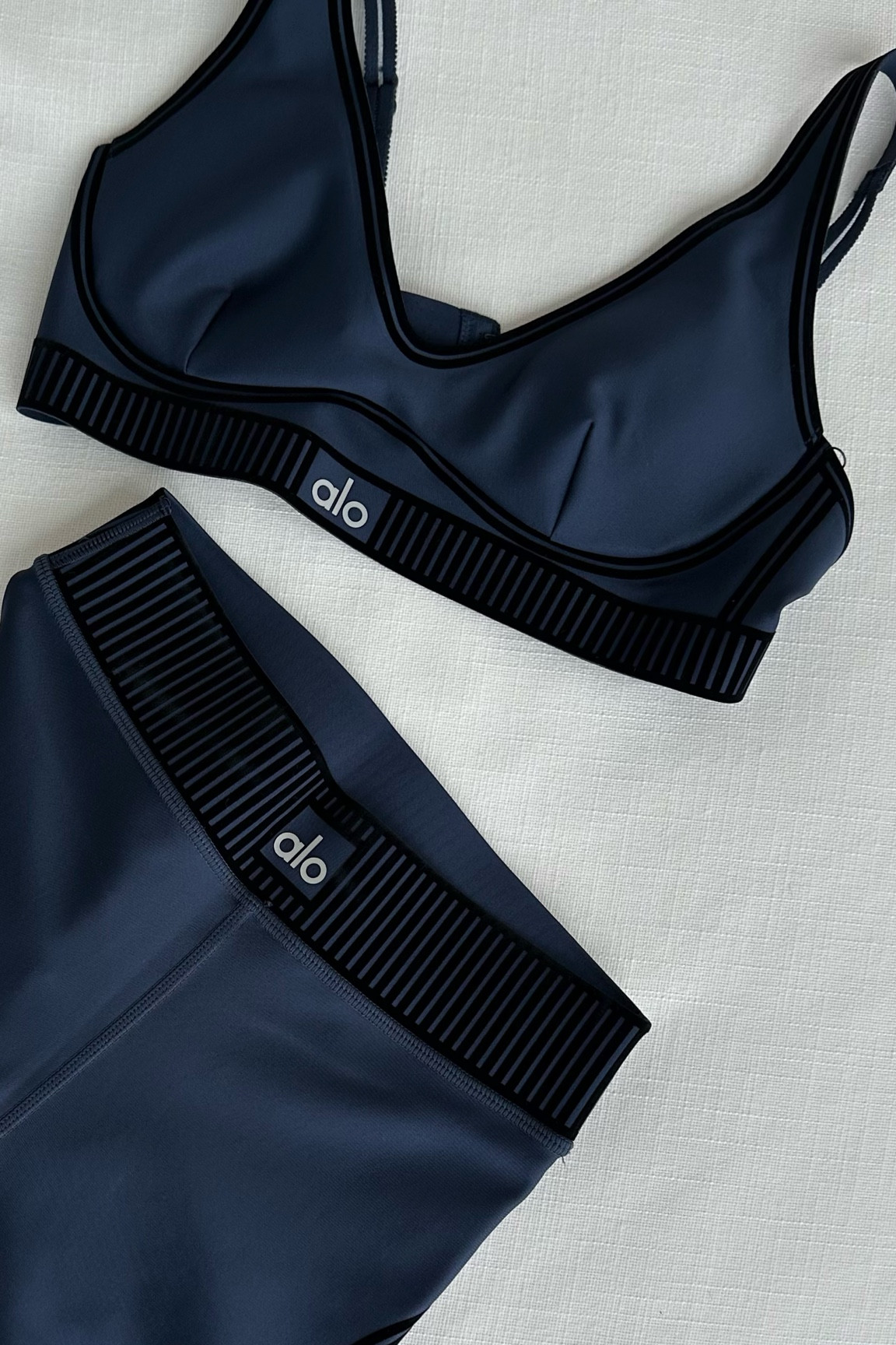 workout set 

#yoga #alo #aloyoga #workout #leggings #fitness #fitnessoutfit #gym #gymwear #yogaset #matchingset

#LTKHalloween #LTKActive #LTKFitness