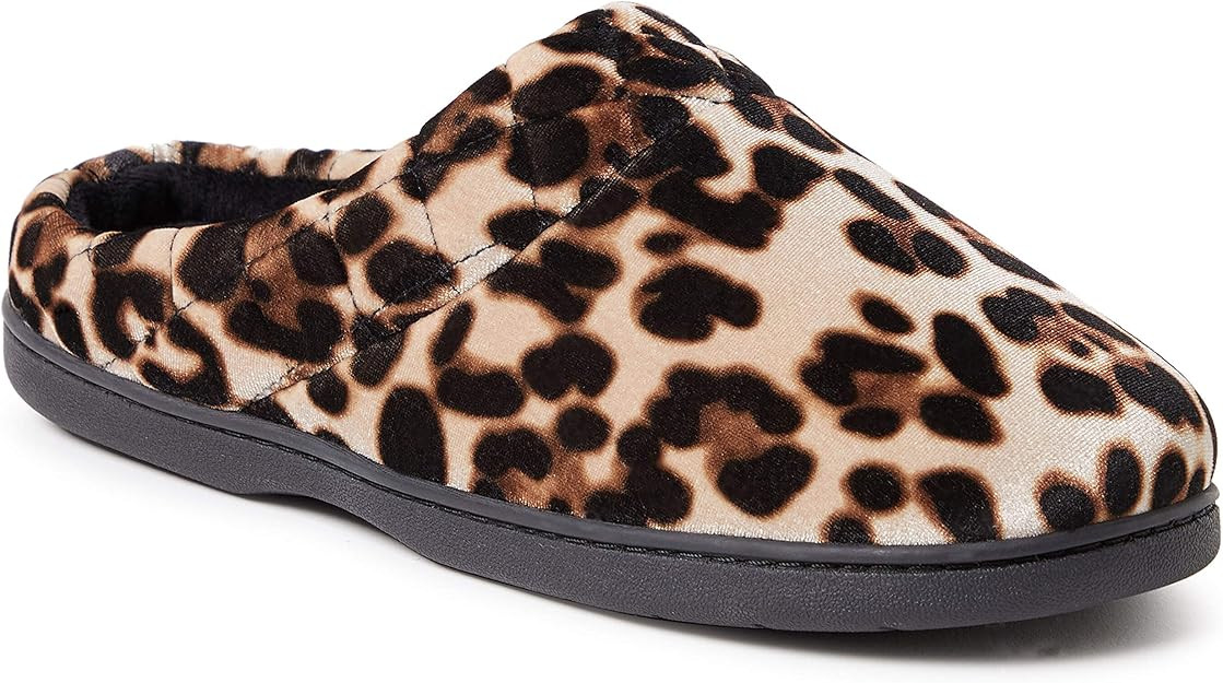 Dearfoams Womens Quilted Memory Foam Clog Slippers | Amazon (US)