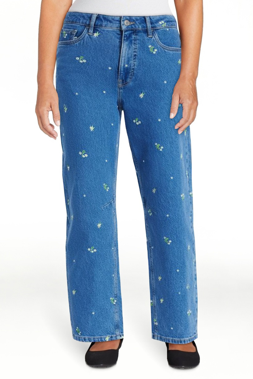 Free Assembly Women's and Women's Plus Embroidered Mid Rise Cropped Barrel Jeans, Sizes 0-26W | Walmart (US)