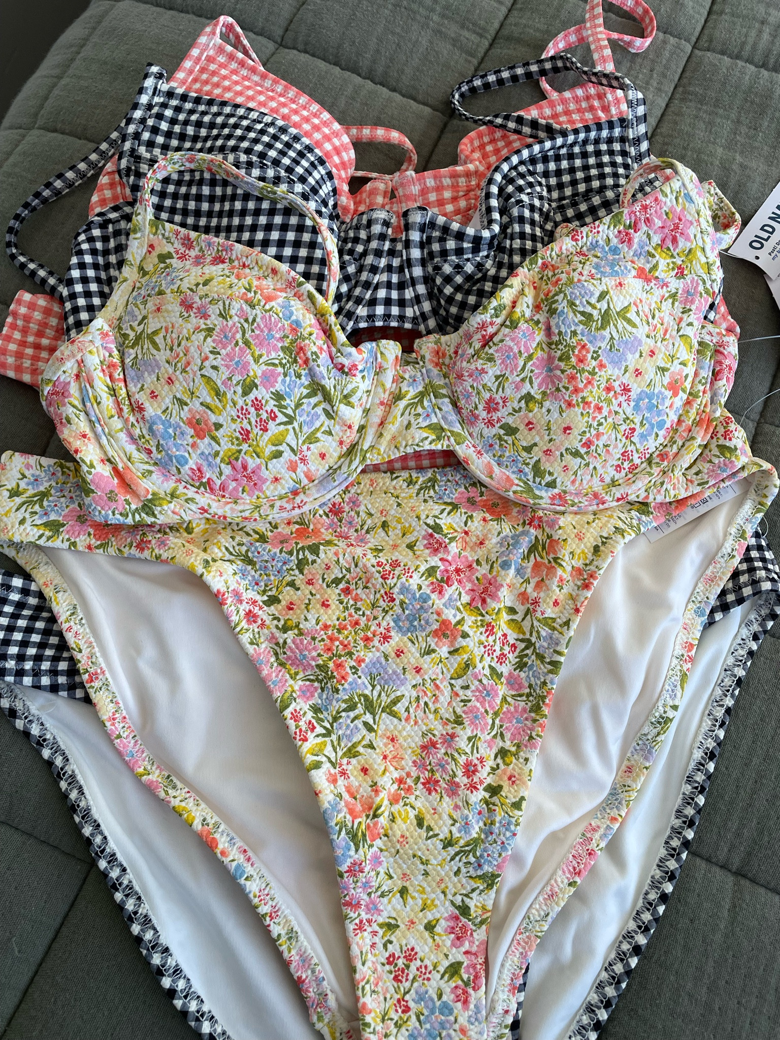 Old navy swim!! I go size XS in everything:)

#LTKSeasonal #LTKFindsUnder50 #LTKSwim