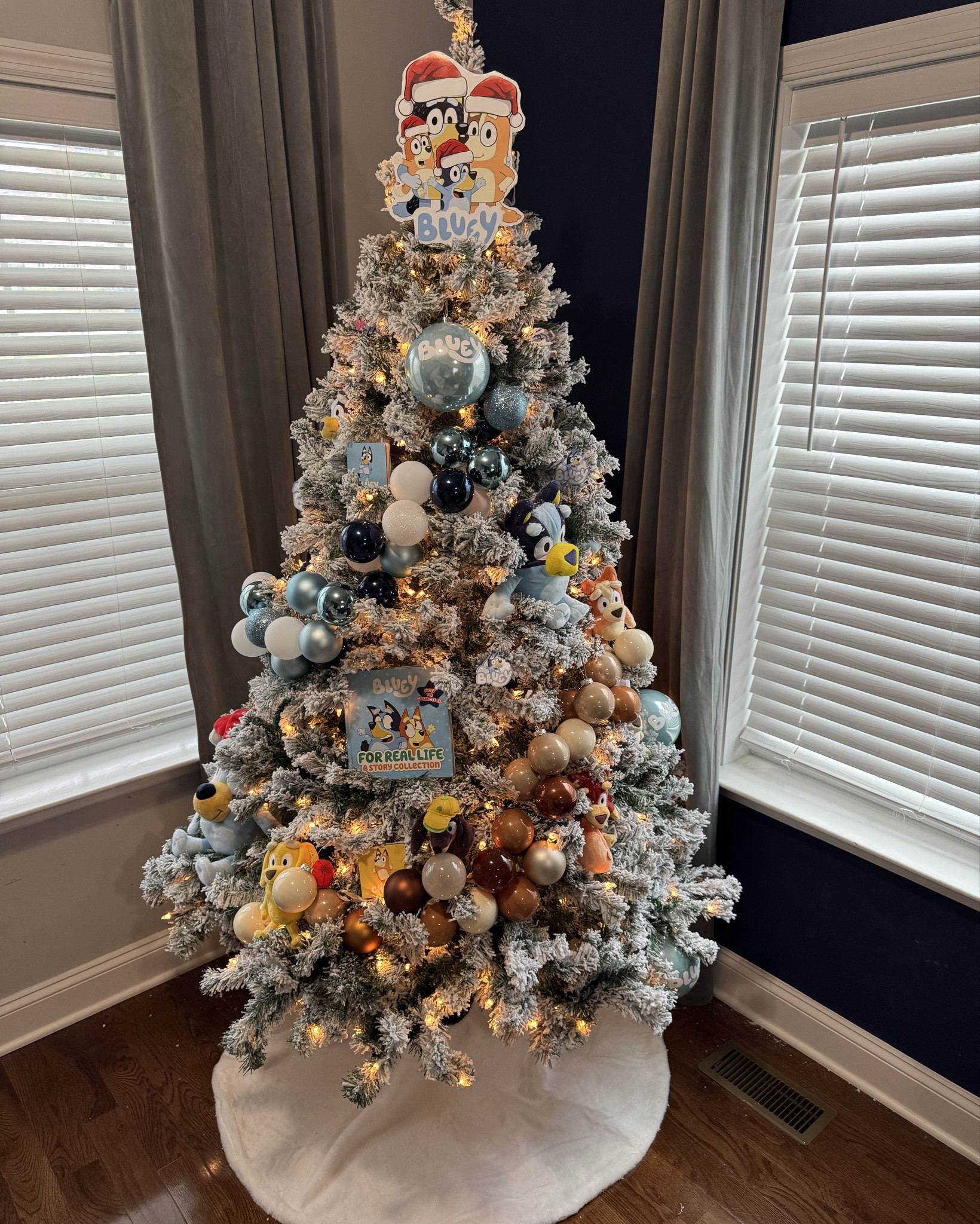 Bluey Christmas Treee

#LTKHoliday #LTKSeasonal #LTKHome