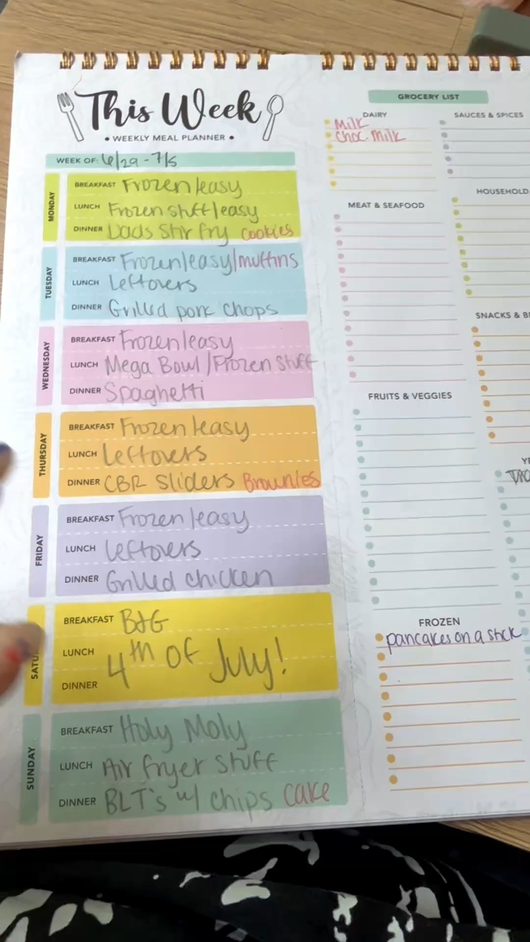My future self thanks me every single week for this. 😂
Everything's in one place, the grocery list is attached, and I don't have to ask, "What's for dinner?" five times a day.

#LTKmomlife #LTKMidsize #LTKfoodie