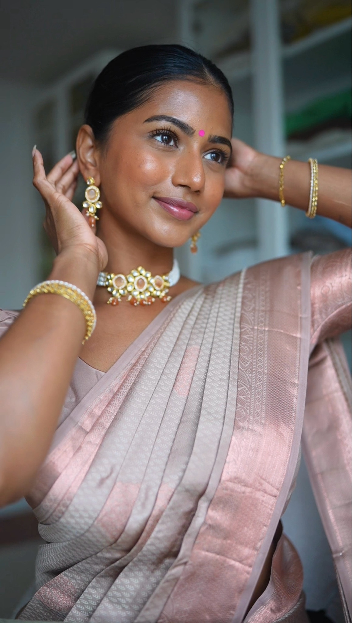 SHADES
Blush: Hope 
Tarte Lip Vinyl: Rosy Brown
Tom Ford Lipstick: Casablanca
Bronzer: Warm Bronze
Highlighter: Golden Glow 
Tarte Loose Setting Powder: Yellow
Charlotte Tilbury Setting Powder: Tan