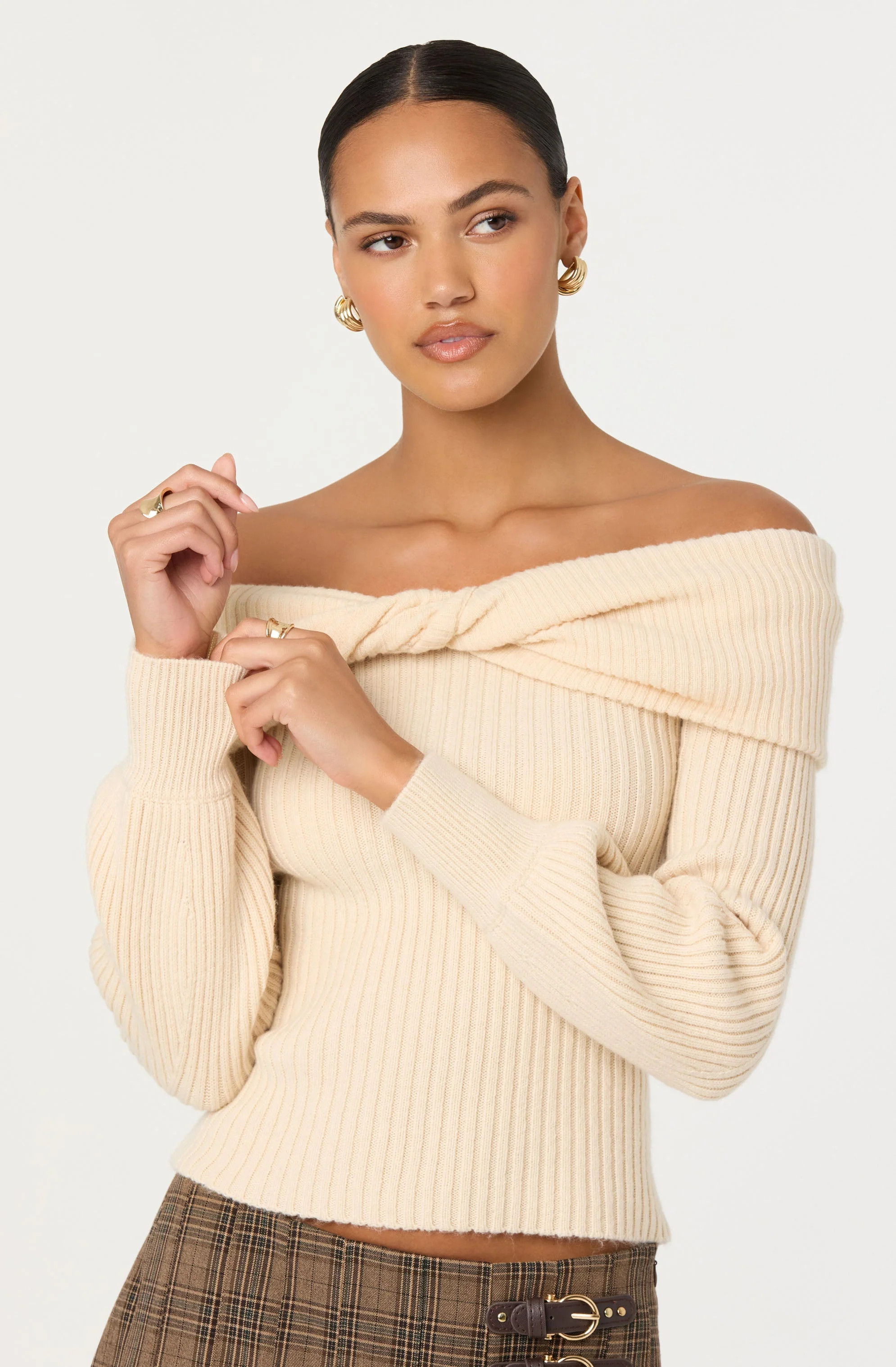 Tilde Twist Off Shoulder Sweater - Cream / XS | ASTR The Label (US)