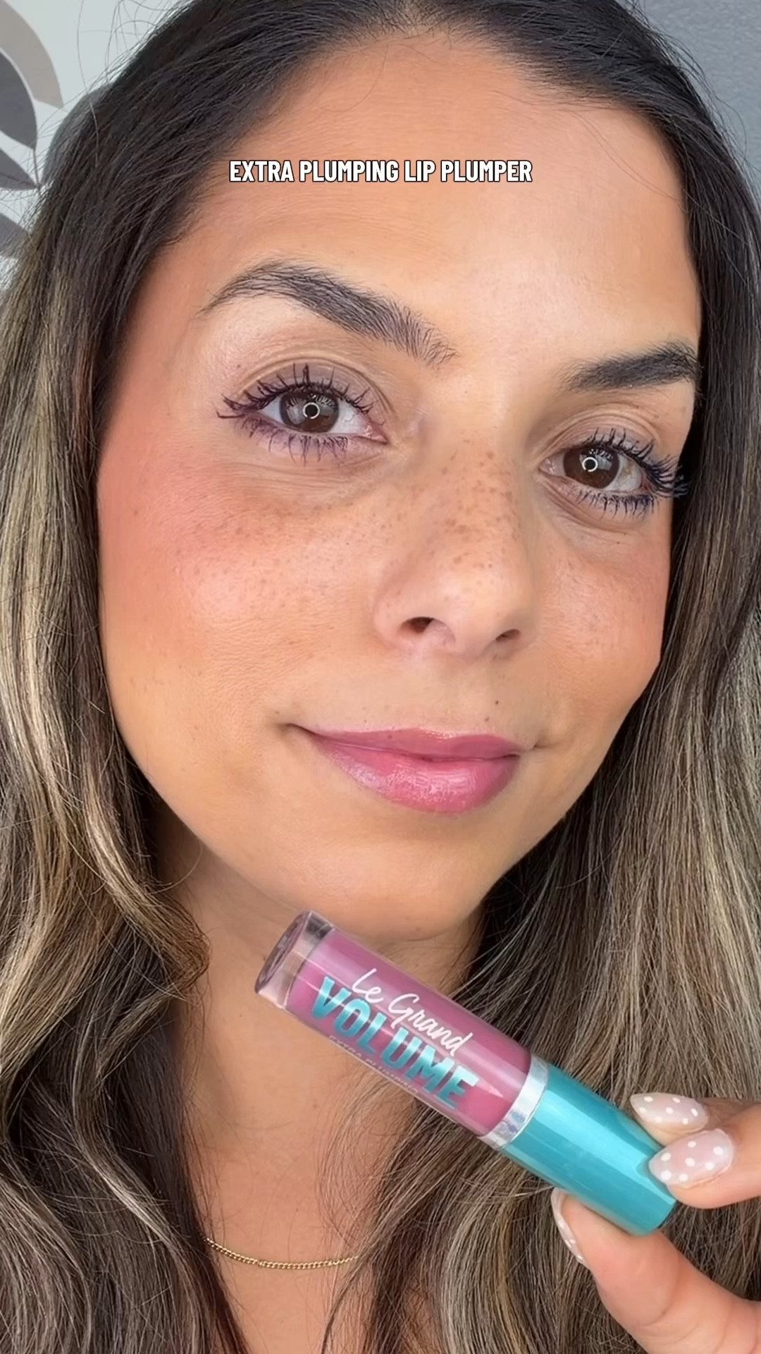 LE GRANDE VOLUME EXTRA PLUMPING LIP PLUMPER - Champagne Rose 

#LTKMothersDay #LTKselfcare #LTKBeauty
