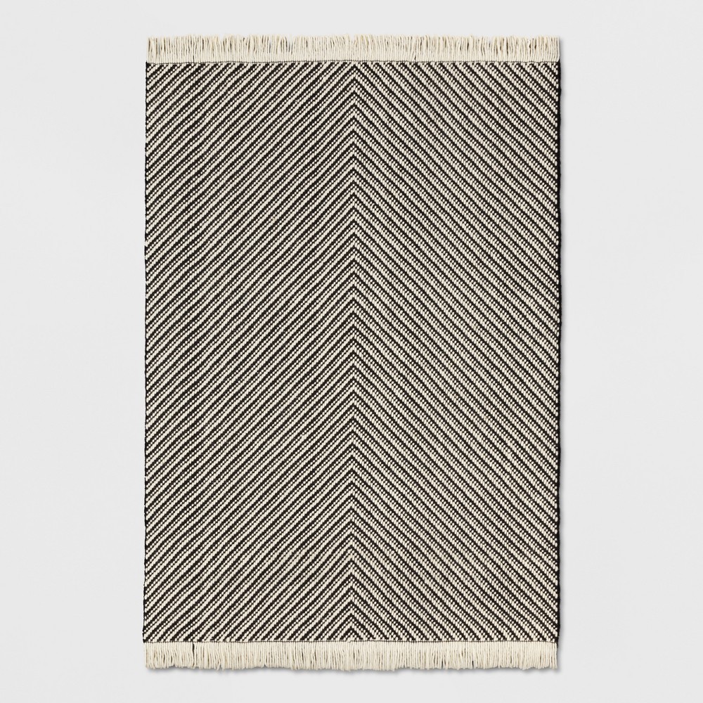 5'x7' Chevron Woven Area Rug Black/White - Project 62 | Target