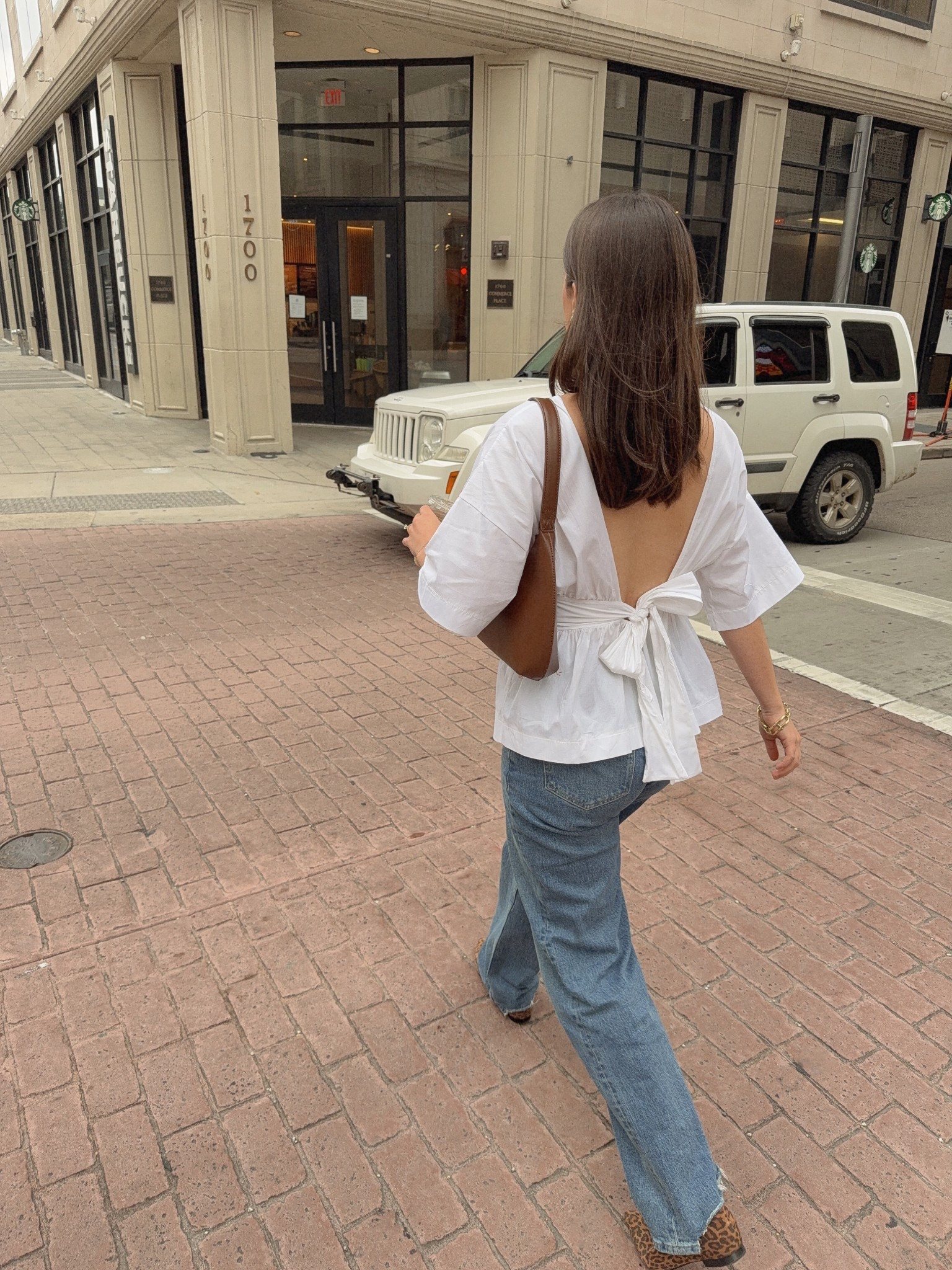 obsessed w the back of this top🤍

#LTKStyleTip #LTKSeasonal #LTKFindsUnder100