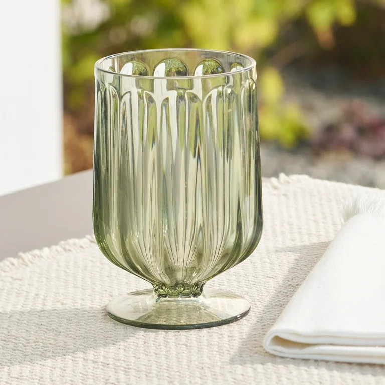 Better Homes & Gardens 15-Ounce Tritan Plastic Wine Goblet, Green | Walmart (US)