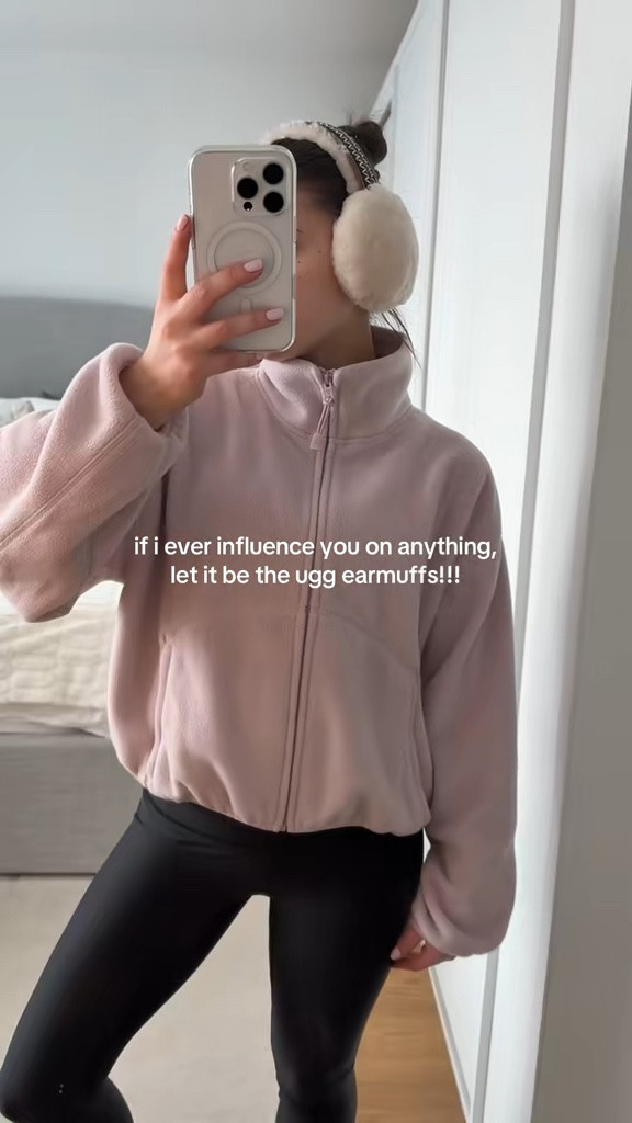softest warmest cutest muffs evaaa🪽🤍☁️

#LTKValentine #LTKActive #LTKootd