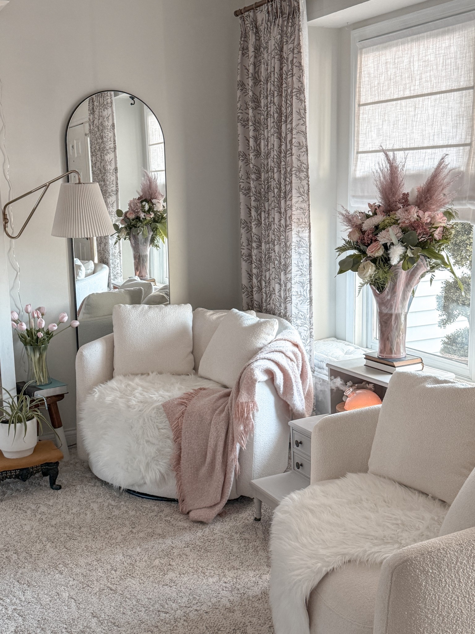 Cozy reading nook

#LTKHome