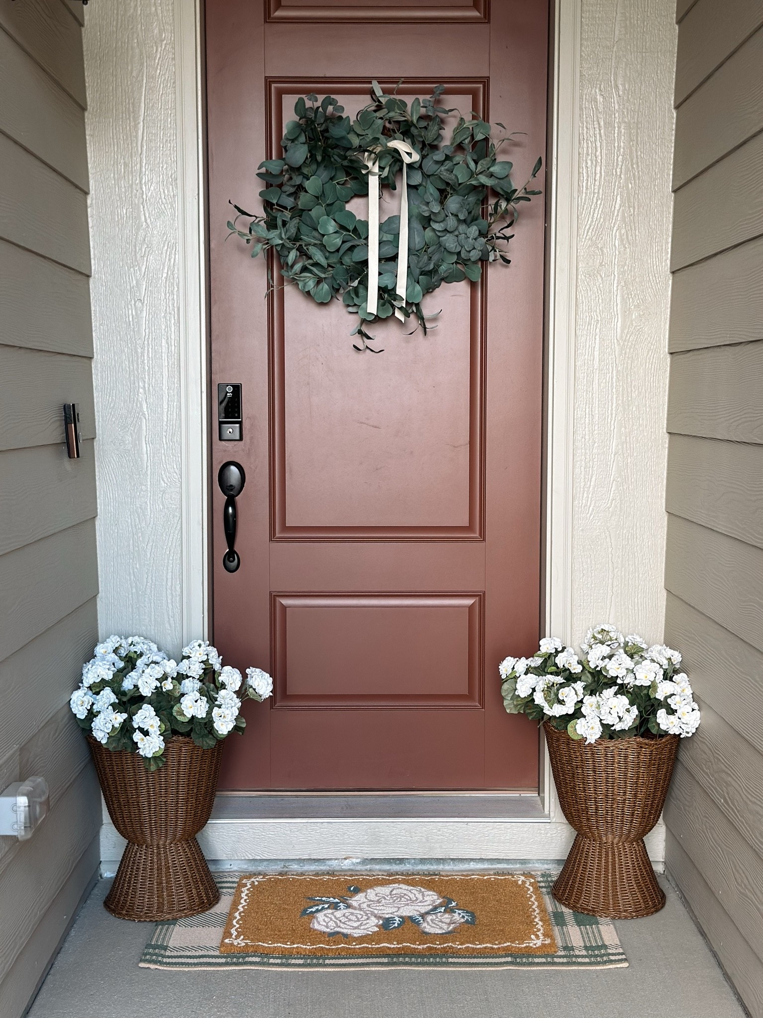 Front door decor ✨

#LTKHome #LTKBeauty #LTKSeasonal