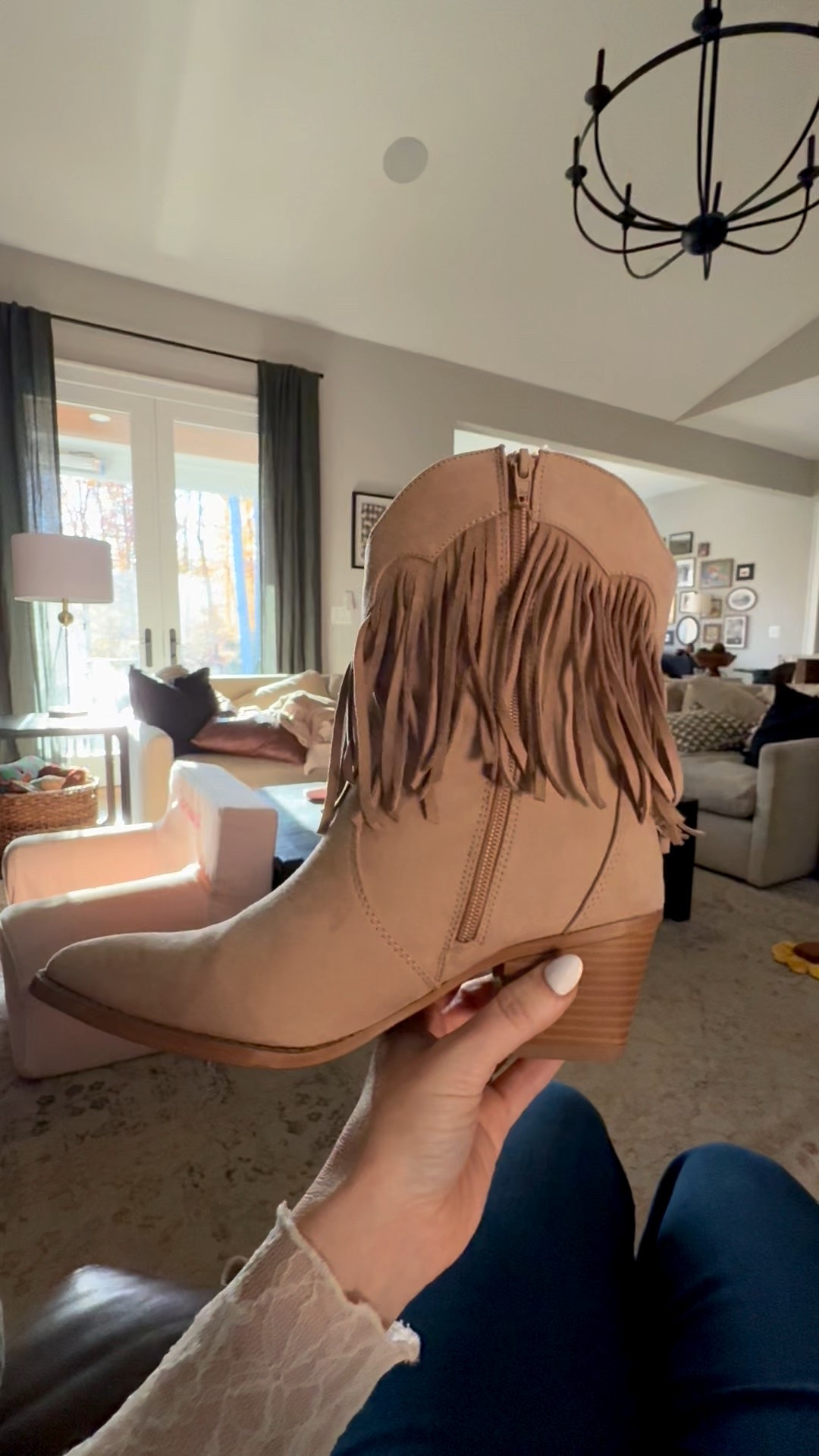 I recently got these western fringe boots from Walmart and I’m SHOCKED I haven’t see more of them on here or the gram! They are amazing quality and VERY comfortable. Get your true size or go up half a size if you’re unsure 

#LTKFindsUnder50 #LTKSaleAlert #LTKShoeCrush