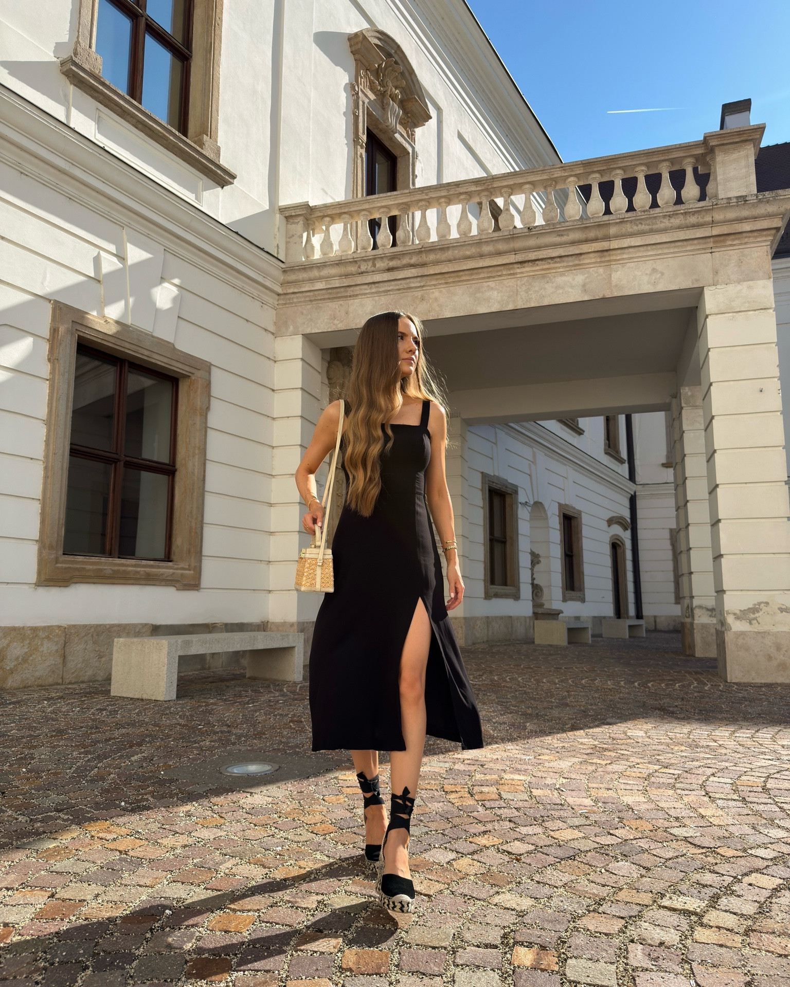little black dress but make it heatwave-appropriate 🌞

lbd | heatwave outfit | black dress

#LTKootd