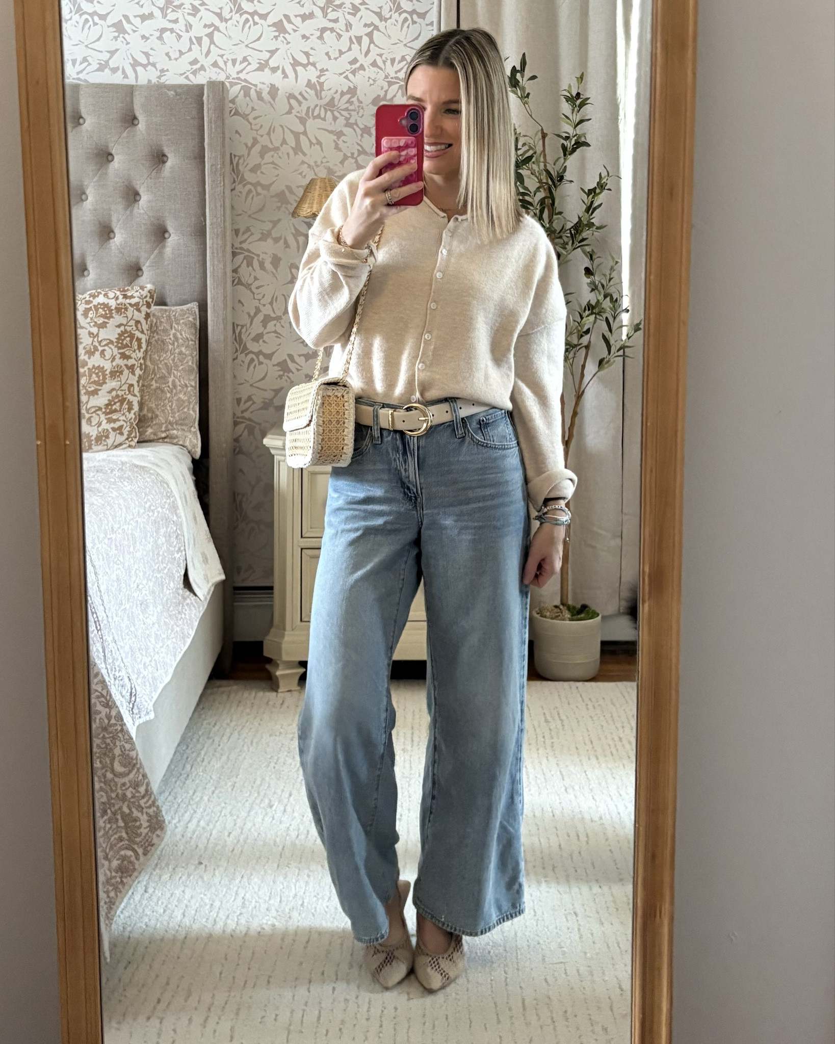 Cozy sweater!! Love this spring look! 

#LTKootd #LTKPetite #LTKSaleAlert