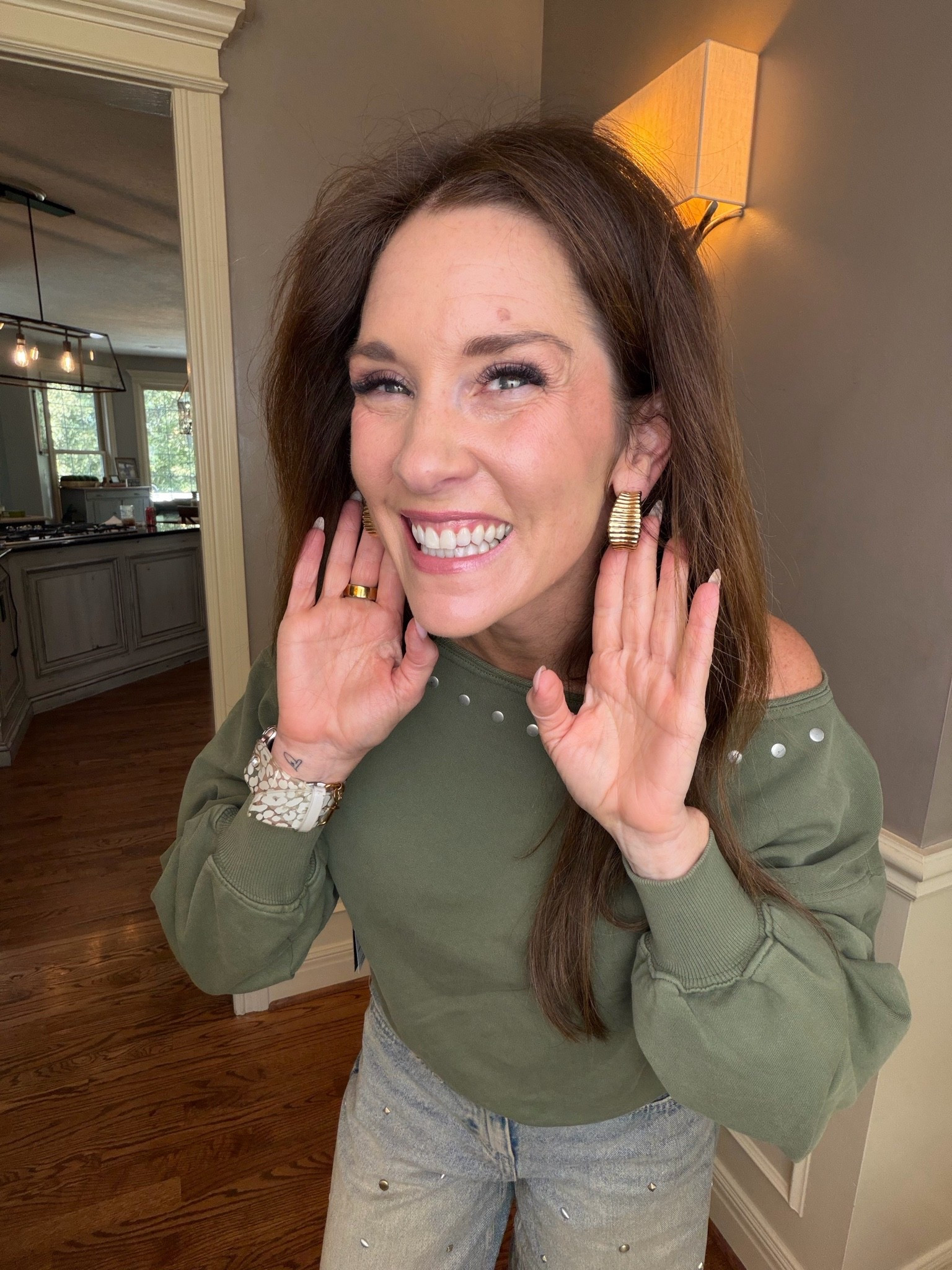Affordable fashion, jewelry loving these gold earrings ￼

#LTKOver40 #LTKdayinmylife #LTKootd