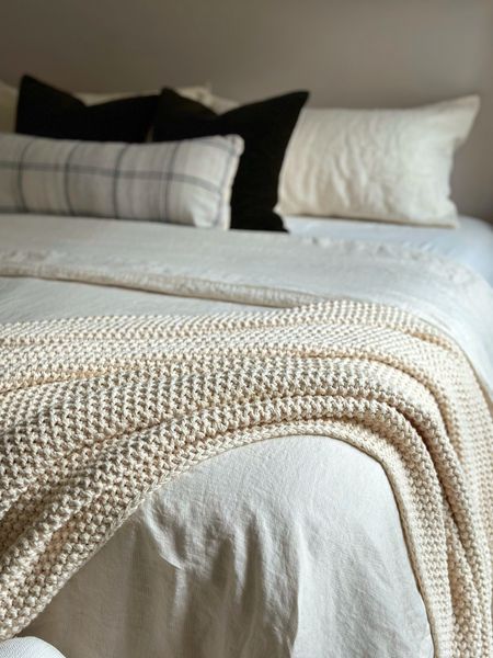 Bedding, quince, throw blanket, linen duvet cover, throw pillows, loloi, crate and barrel, cb2, modern organic, 

#LTKhome