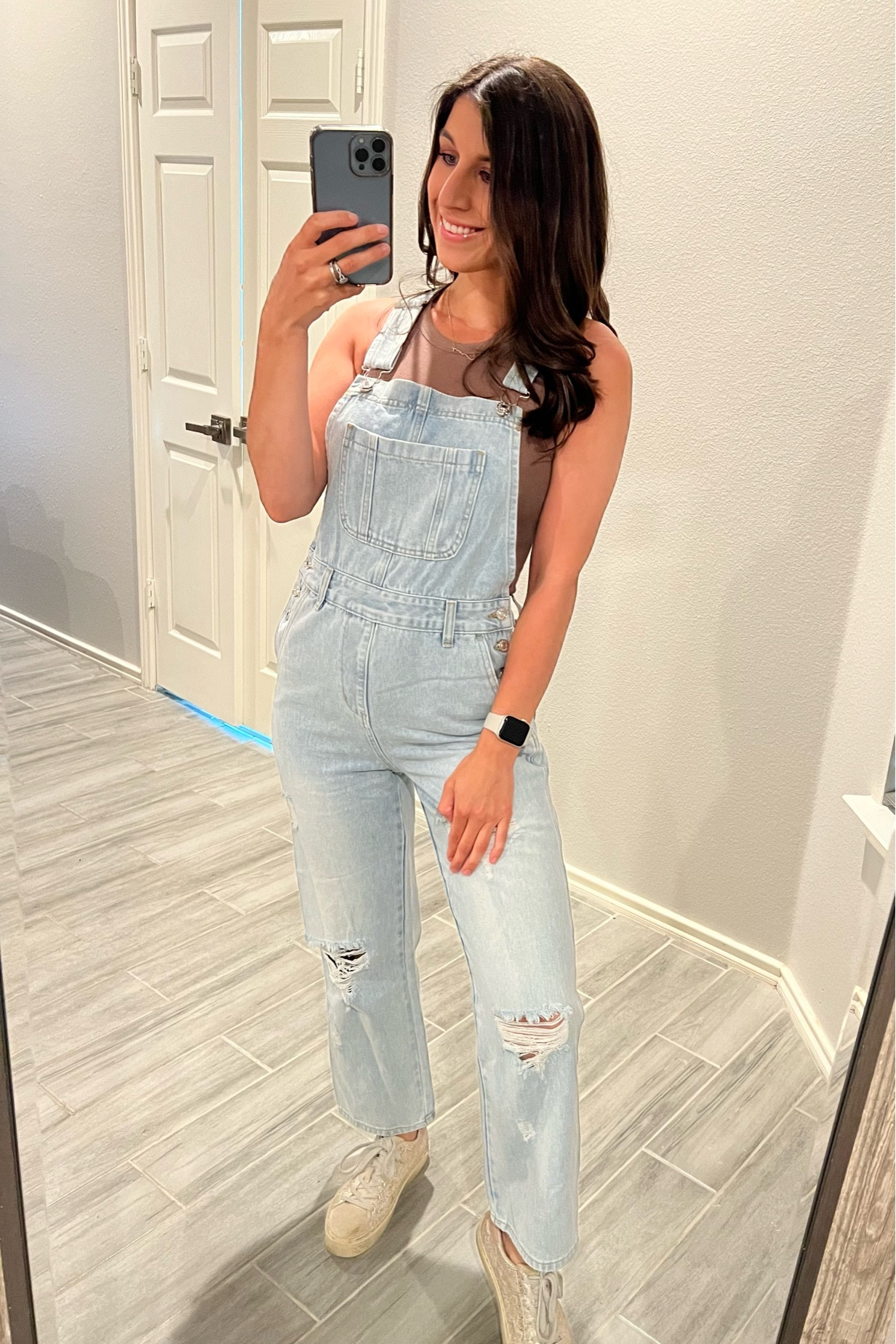 Outfit of the day! I couldn’t find the exact shoes, but I linked similar!


Pink Lily | Target | | GG dupes

#LTKfit #LTKFind #LTKstyletip
