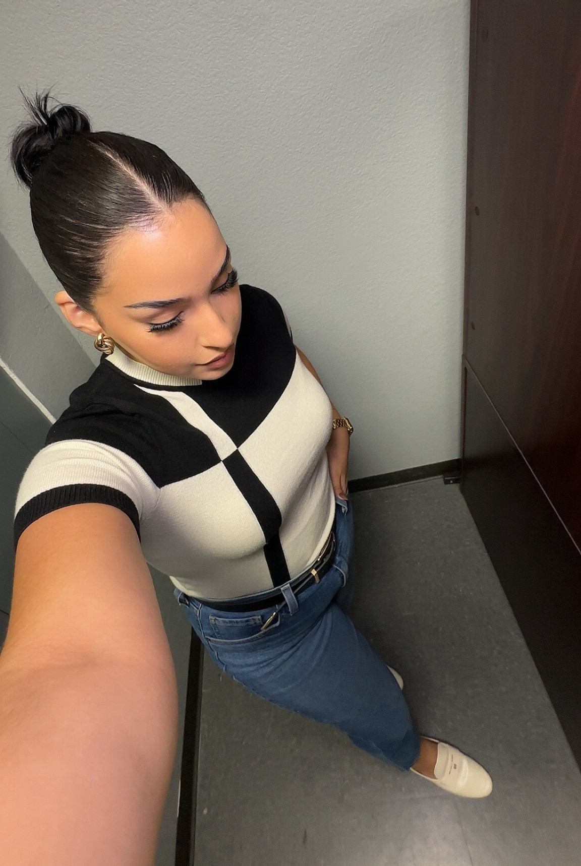 Office OOTD 🤍
My sizes:
Shirt: L
Jeans: 10
Shoes: 7.5 - from Michael Kors! Cannot find them on the website anymore so added some very similar and more affordable 🫶🏼🤎

#LTKWorkwear #LTKBeauty #LTKStyleTip