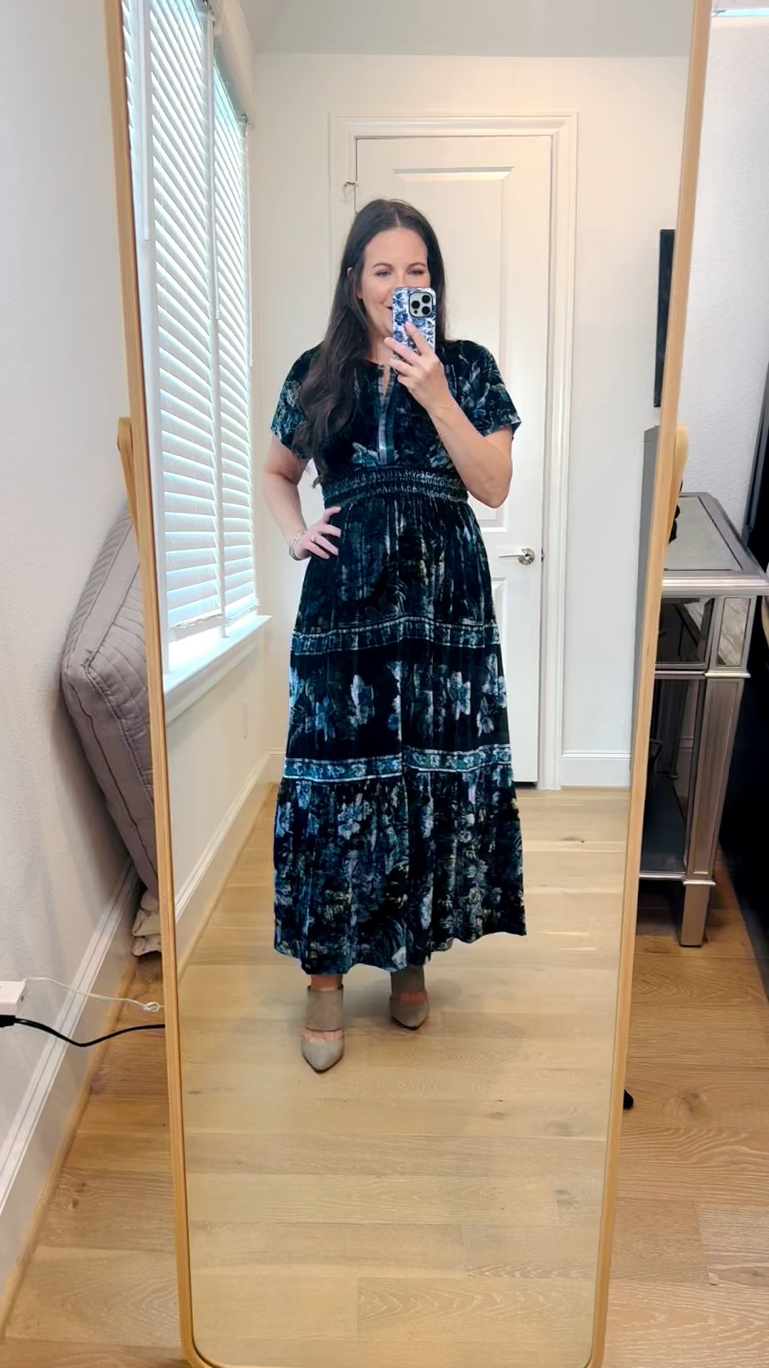 Fall outfit / work outfit / blue and black velvet dress / short sleeve maxi dress / wedding guest dress / petite dresses / work wear 

#LTKWedding #LTKWorkwear #LTKSeasonal