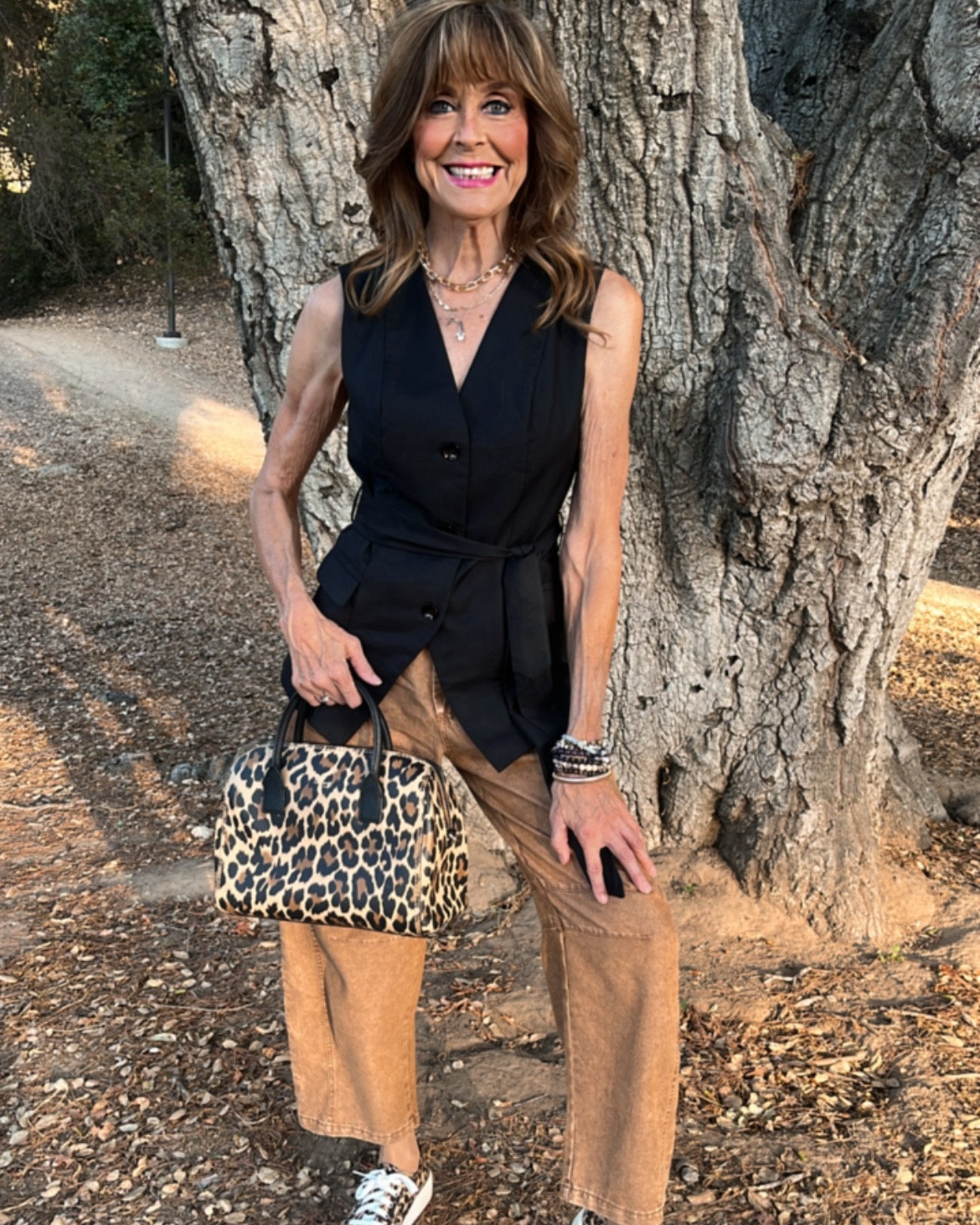 In this set I’m wearing a long waist coat and barrel jeans (which are both trending this fall). Since leopard print is timeless, I’ve added a Kate Spade duffel bag and leopard print platform sneakers.

#jeans #leopardprint #waistcoat #KateSpade #platformsneakers

#LTKStyleTip #LTKShoeCrush #LTKSeasonal