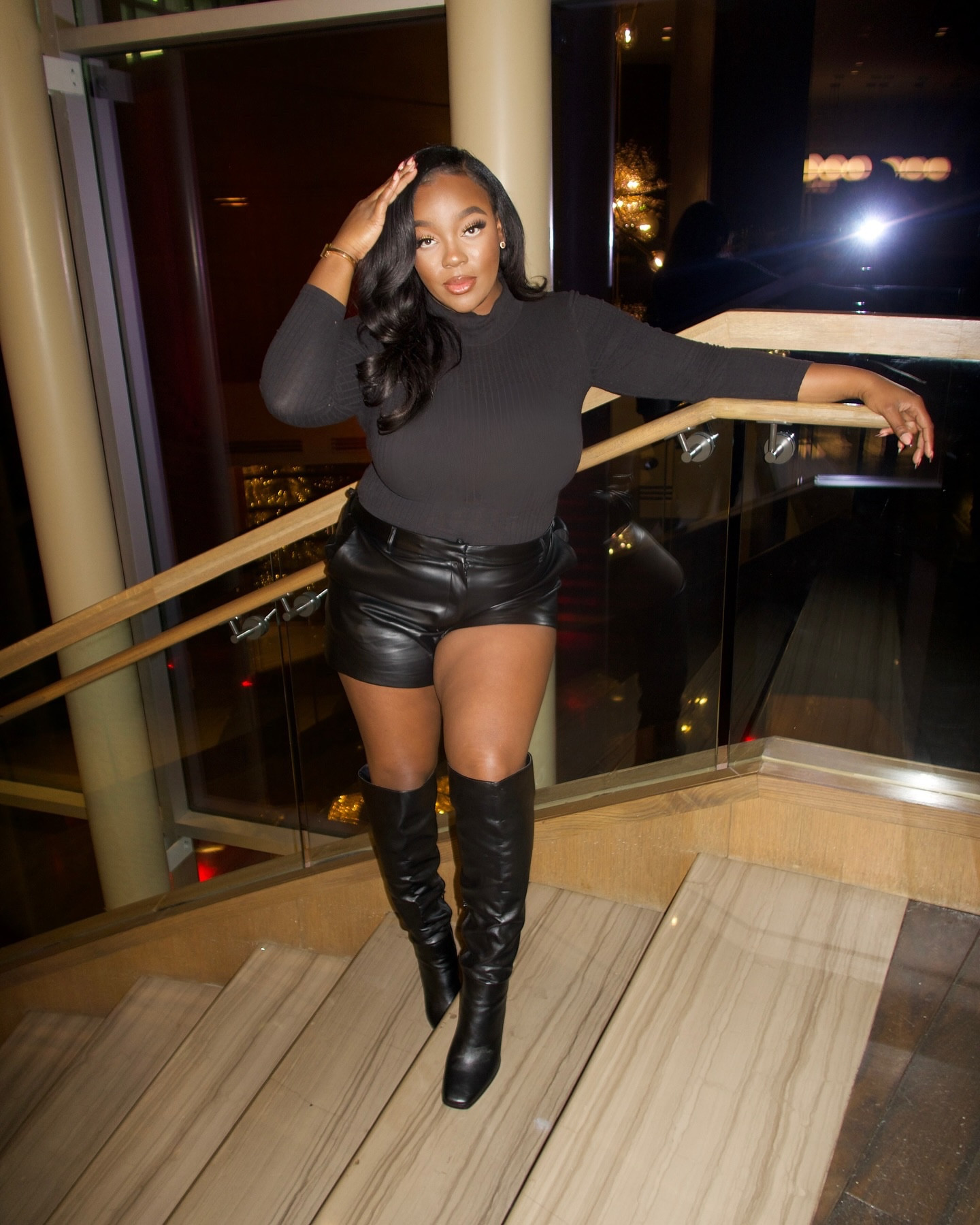 Leather boots? Yes, please! 🖤♠️🏴 @justfabonline 

🔗 Outfit linked on my @shop.ltk 

Top: @sheinofficial 
Shorts: @express 
Boots: @justfabonline 

#justtabpartner #justfabstyle #DREAMPAIRSXJF #SHOEDAZZLEXJF #fallstyle #fallfashion #fallinspo #fashionblogger #getthelook #falloutfits