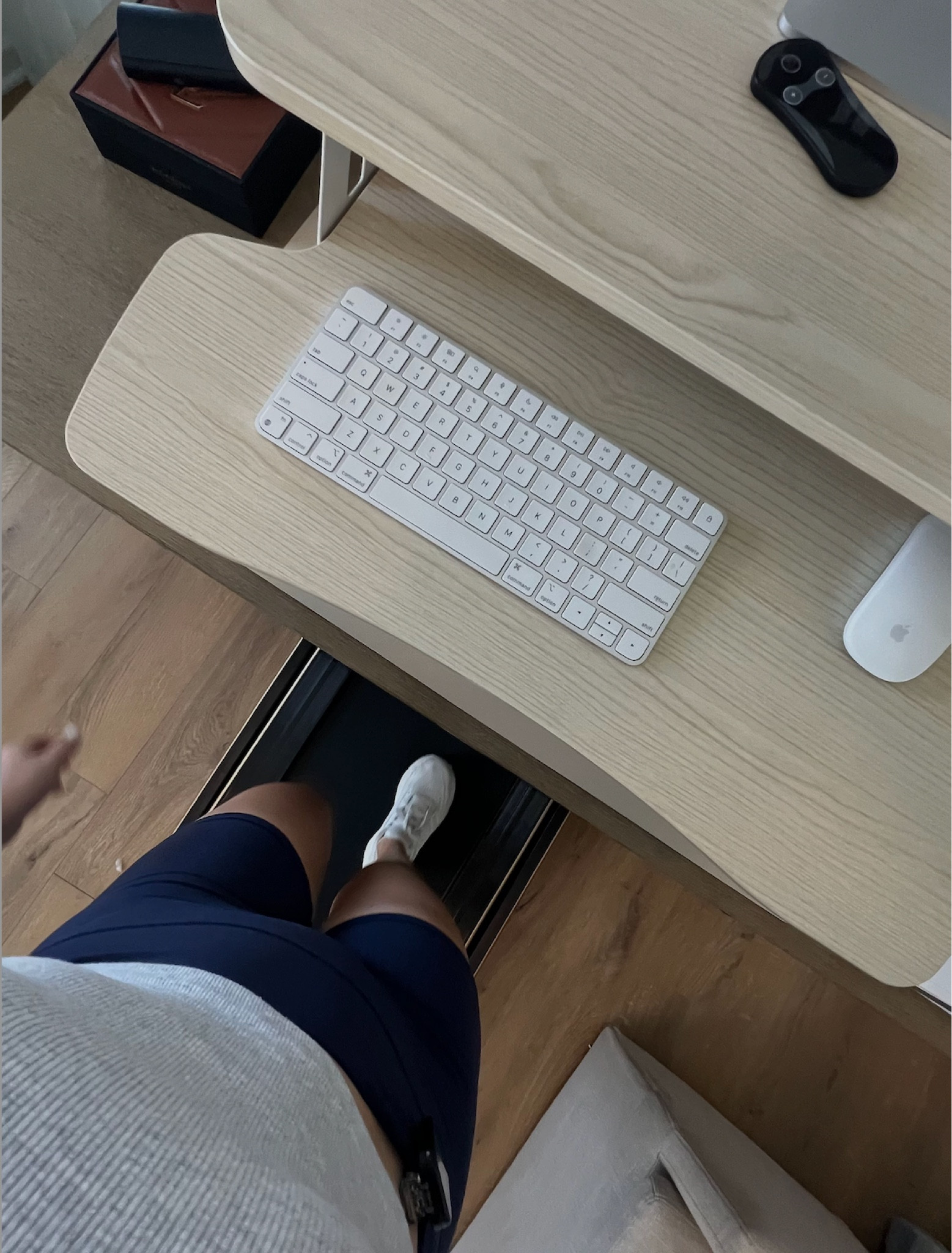 The perfect way to reach my fitness goals while working from home


Work, fitness, gym, athletic shoes, running shoes, walking pad, summer outfit, office, desk, tennis shoes, white shoes 

#LTKFitness #LTKStyleTip #LTKWorkwear