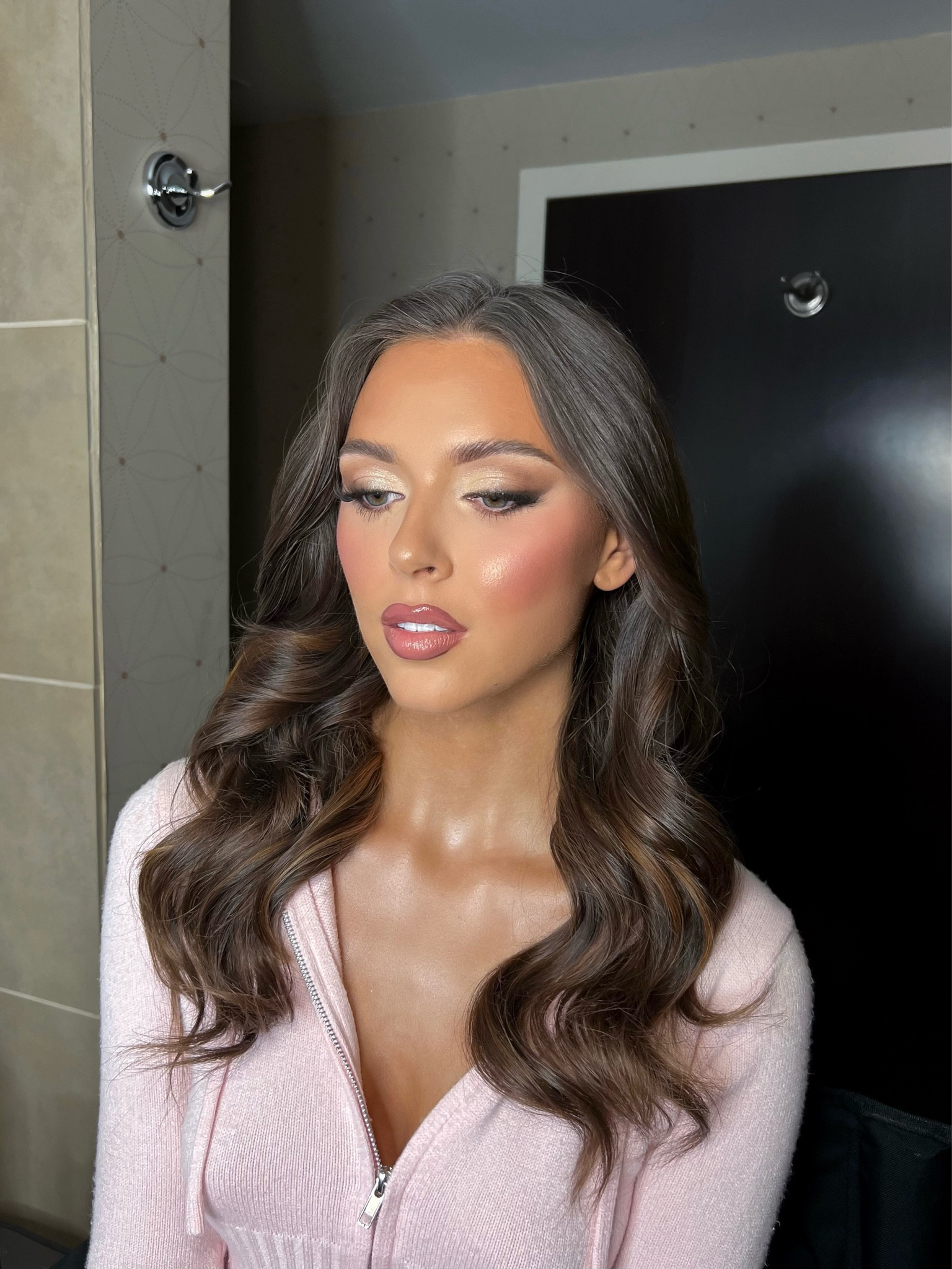 When your client SERVES your glam like this 🔥

@larocheposayusa Triple Repair Moisturizer 
@anastasiabeverlyhills Brow Freeze
@toofaced Born This Way Concealer
@painted.co Basic Canvas Eyeshadow Palette 
@patricktabeauty Eyeshadow Shimmer Duo shade “We Need Better Lighting”
@makeupbymario Pencil Liner shade The Perfect Brown 
@KISS Lashes style “Sweetheart”
@hauslabs Foundation 
@lysbeautyofficial Bronzing Stick shade Harmony
@rarebeauty Liquid Blush shade Hope
@diorbeauty Powder Blush shade 001 Pink
@hudabeautyshop Setting Powder shade Pound Cake
@diorbeauty Highlight shade Nude Glow 
@onesize Setting Spray 
@soldejaneiro Body Glow Oil shade Rio Sunset (on the chest)
@anastasiabeverlyhills Lip Liner shade Malt 
@anastasiabeverlyhills Lip Stick shade Haze
@lancomeofficial Juicy Tubes Lip Gloss shade Magic Spell
@charlottetilbury Powder Bronzer shade 2
@charlottetilbury Flawless Setting Powder shade 2 

#LTKBeauty #LTKSeasonal #LTKStyleTip