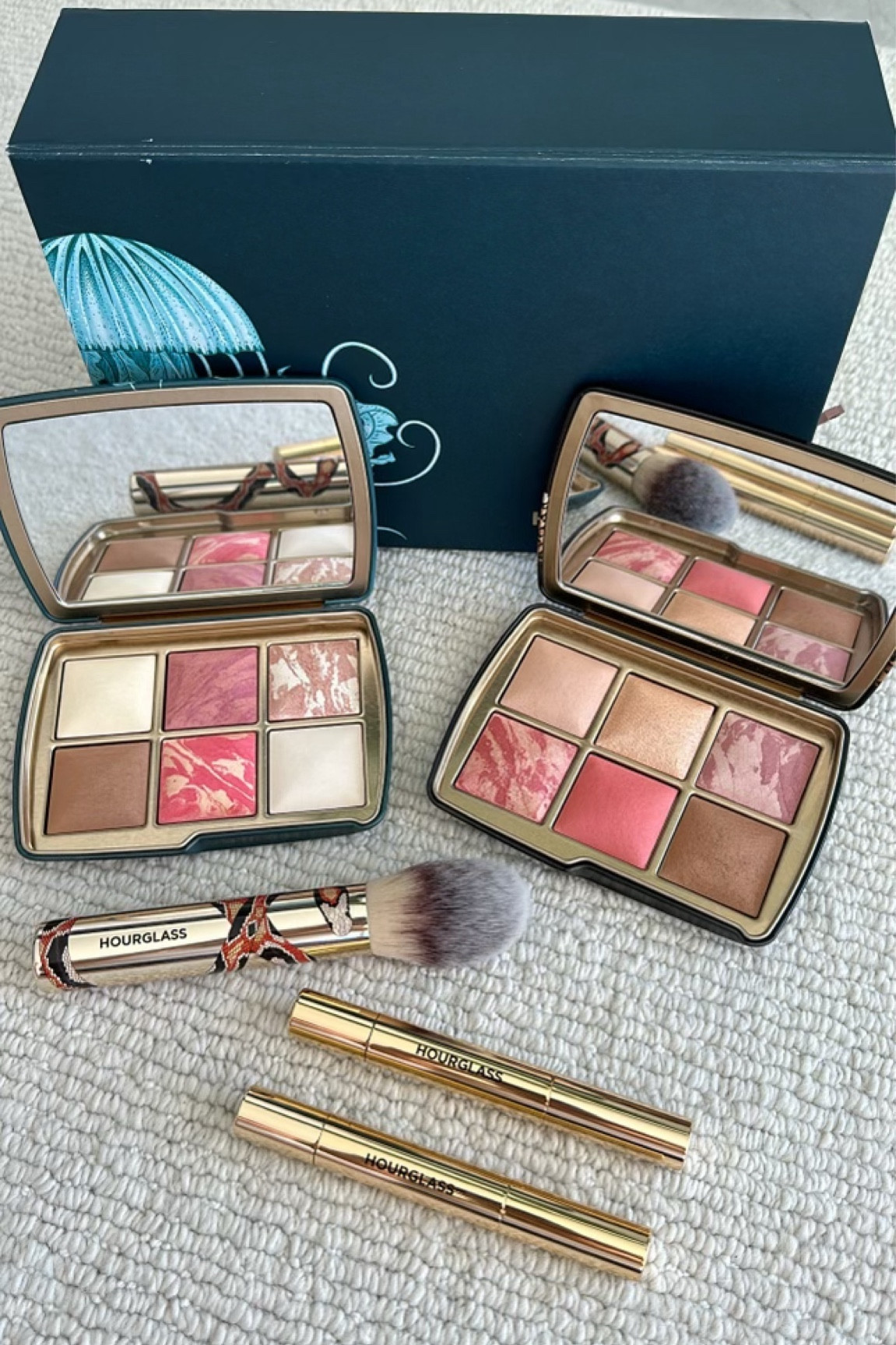 Must haves from Hourglass

Gift guide, beauty must haves

#LTKbeauty #LTKCyberWeek #LTKGiftGuide