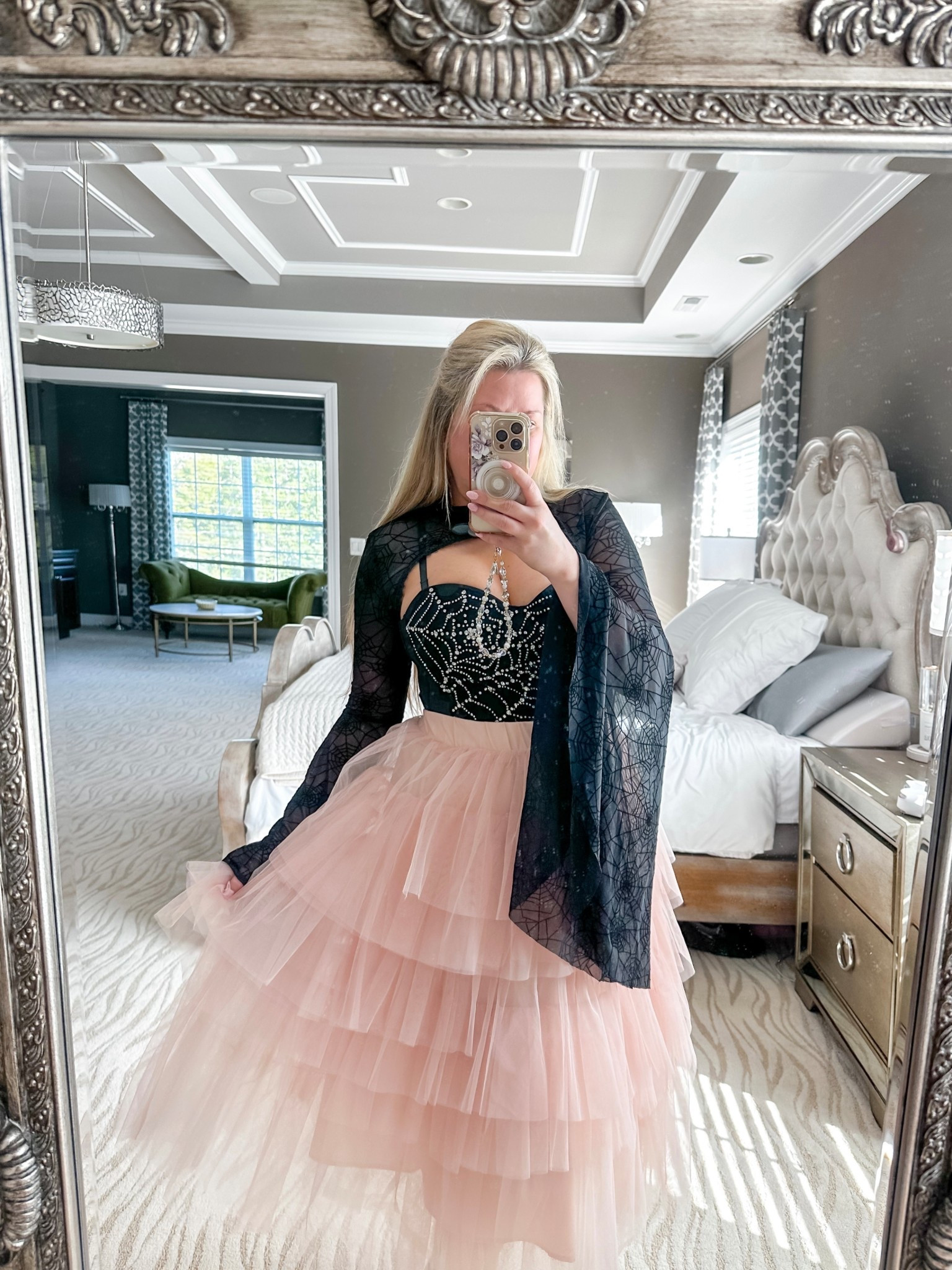 Spooky yet girly 🕸️💕 

The cutest pink and rhinestone spiderweb fit for date night or casual Halloween!

#LTKHalloween #LTKSeasonal #LTKFindsUnder50