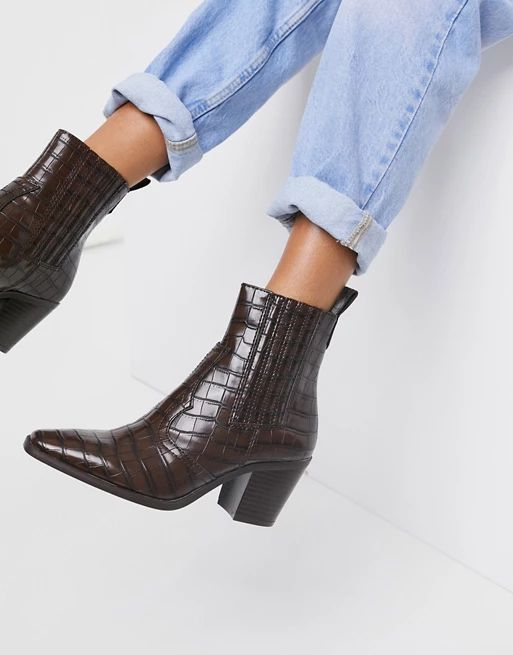 Stradivarius – Western-Stiefel mit Absatz in Braun | ASOS (Global)