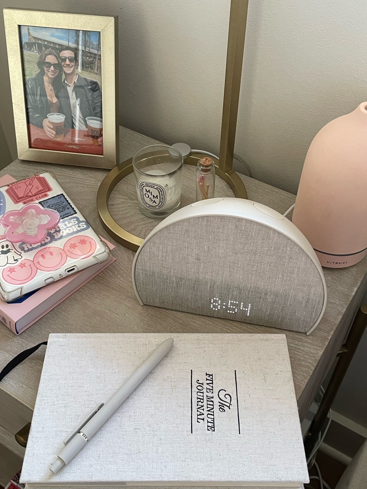 Hot girl nightstand 💅

Hatch alarm clock, 5 minute journal, home decor

#LTKHome