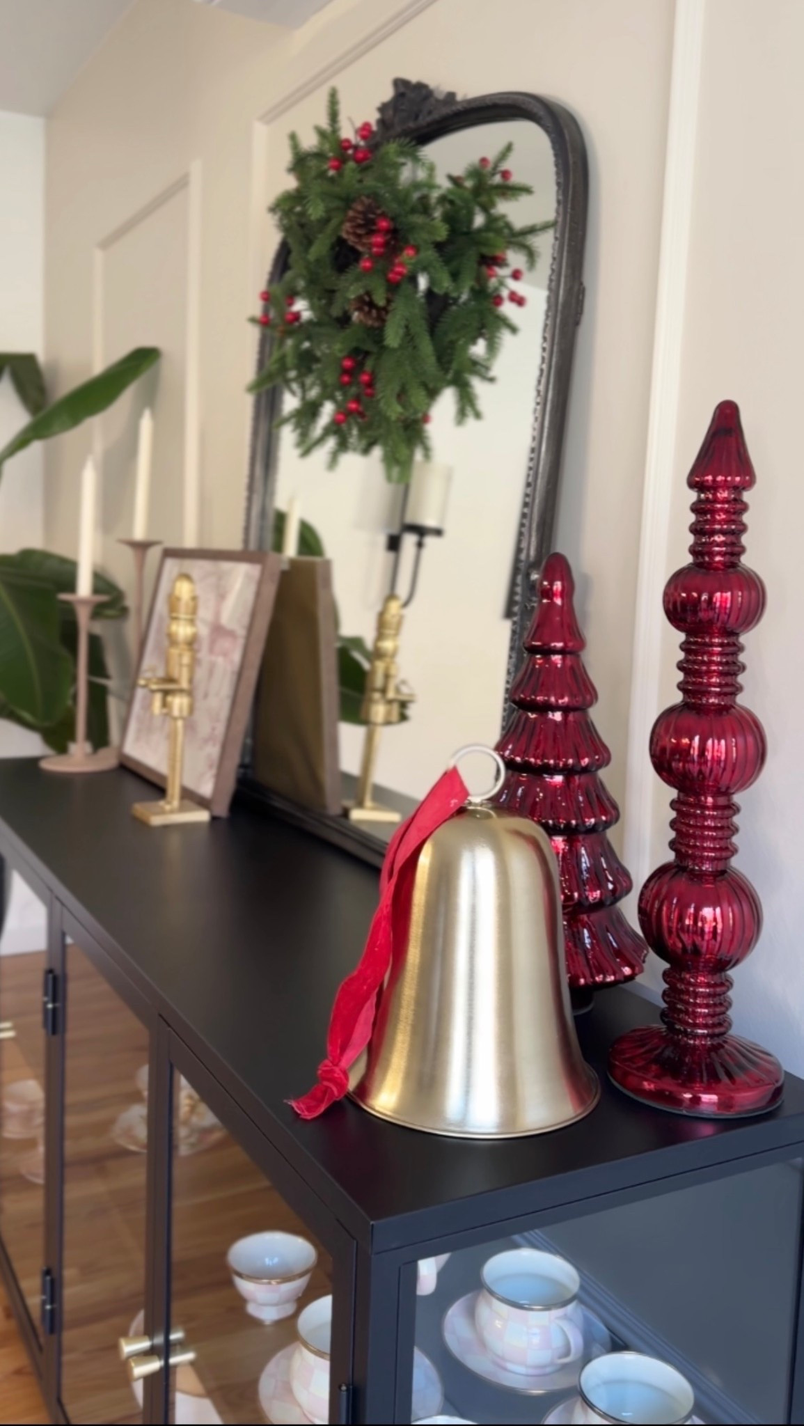 Christmas Dining Room Decor 🎄

#LTKHoliday #LTKHome #LTKSeasonal