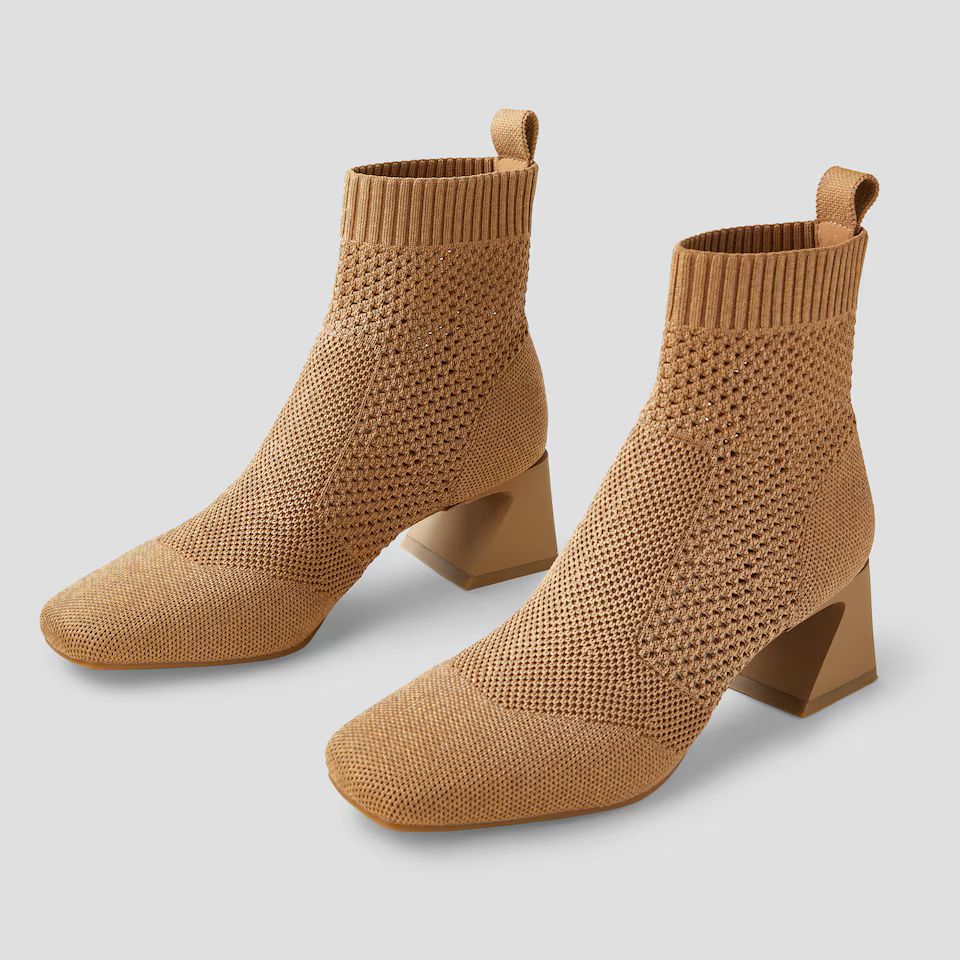 Perforated Block Heel Boots | VIVAIA