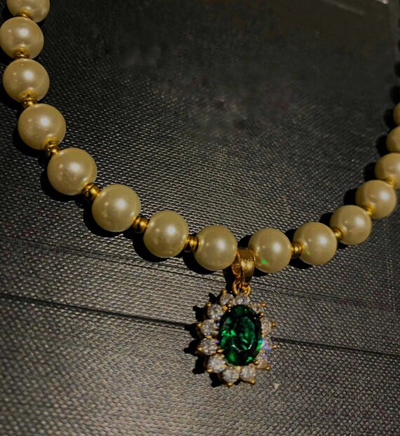 14K gold emerald gemstone pearls choker | Etsy (US)