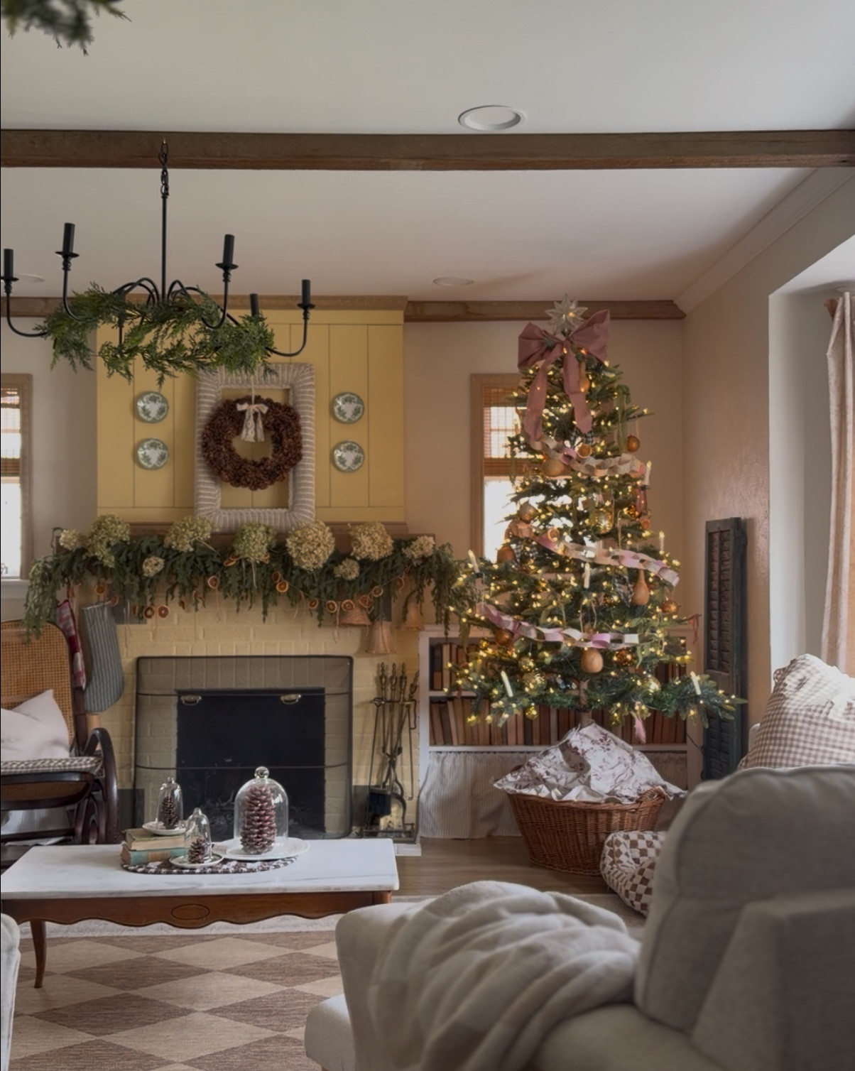 A cozy cottage Christmas tree 🫶🏻

#LTKHoliday