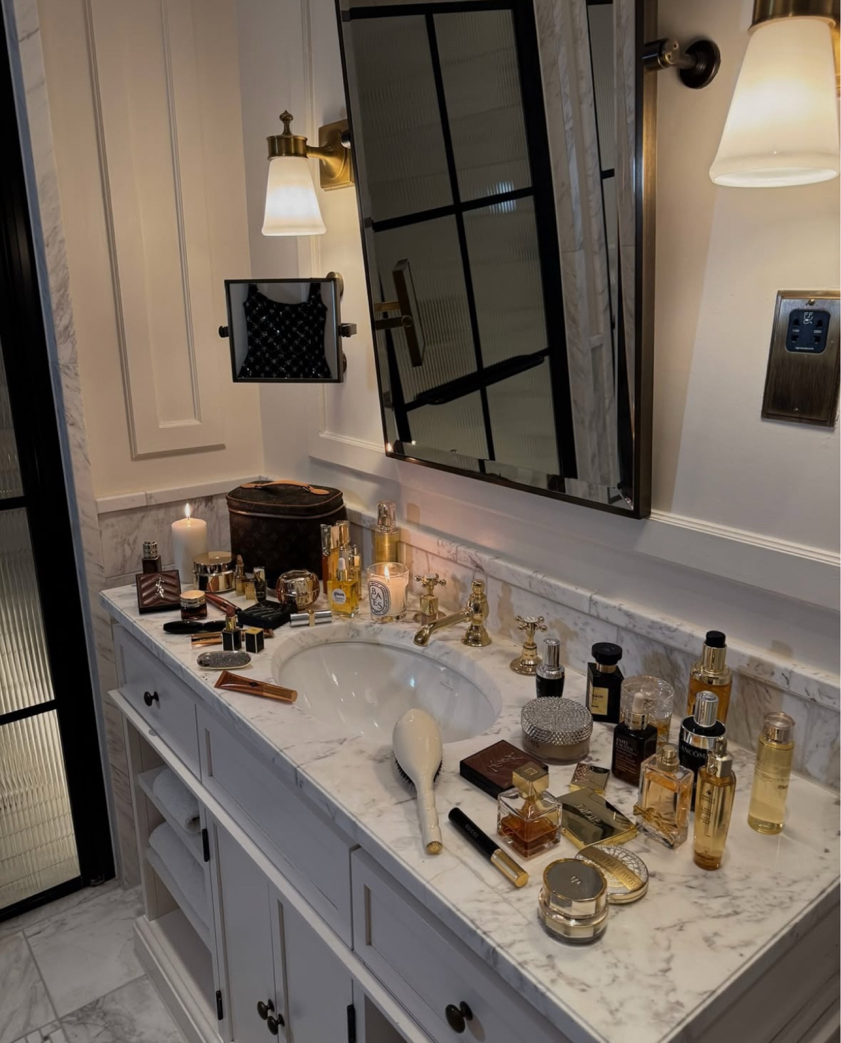 Girl bathroom 💄🫧  getting ready for a girls night out, dressy vibes with all my makeup and skincare favourites 

#LTKbeauty