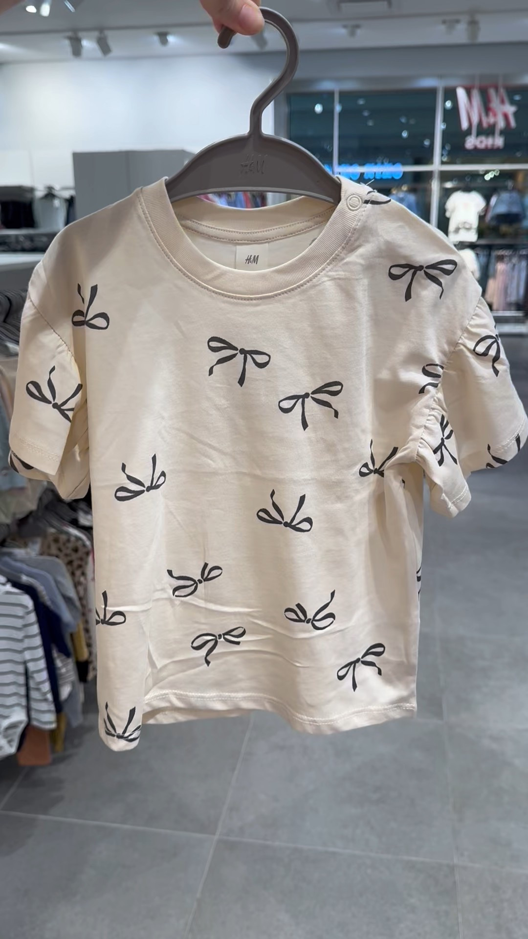 Love this new bow top for baby & toddler girls! 20% off for members! 

#LTKKids #LTKFamily #LTKBaby