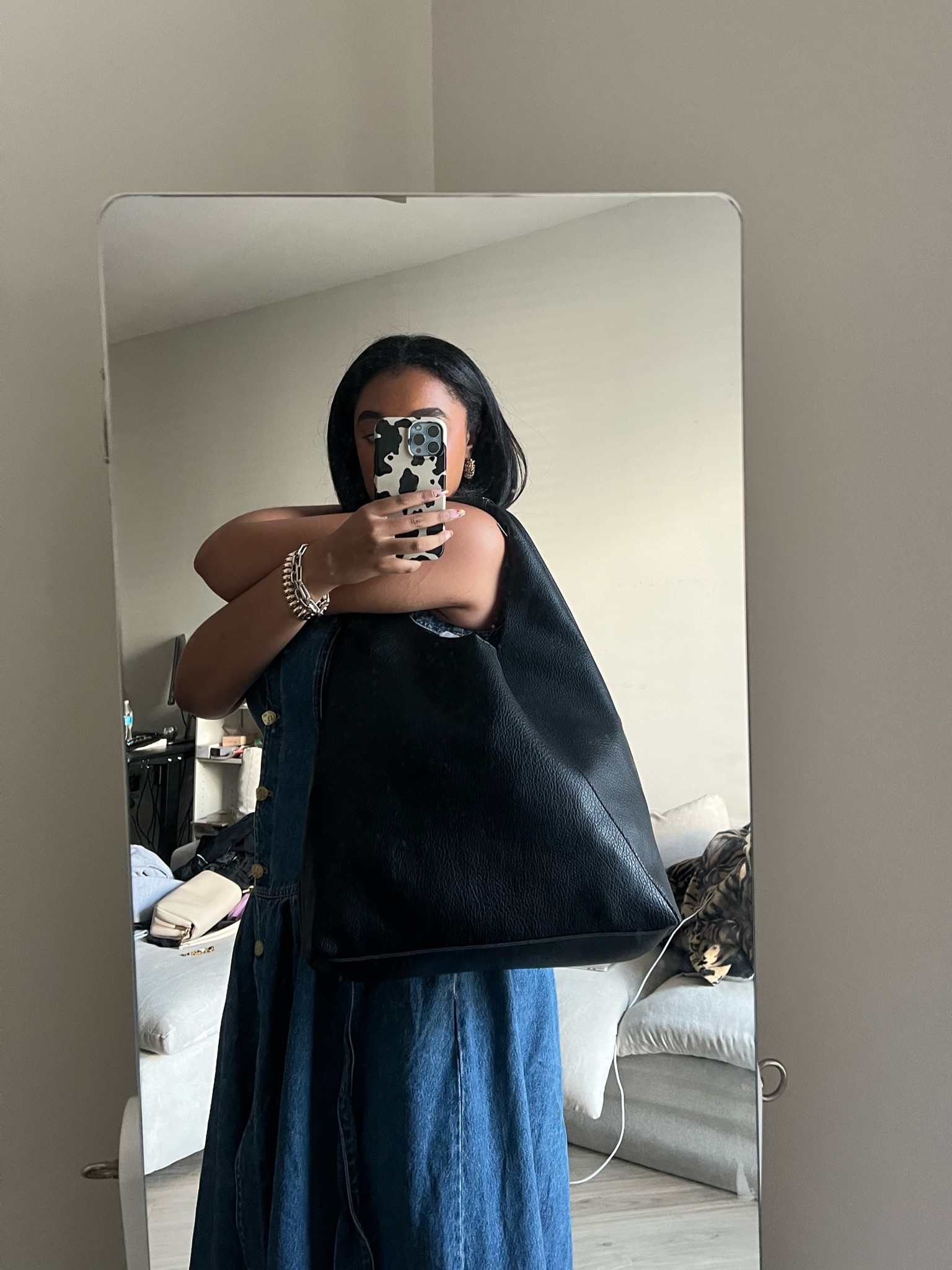 Banana Republic Factory Vegan Leather Slouchy Tote #fallbags #fallpurse #bananarepublic #slouchytote

#LTKFallSale #LTKSaleAlert #LTKSeasonal