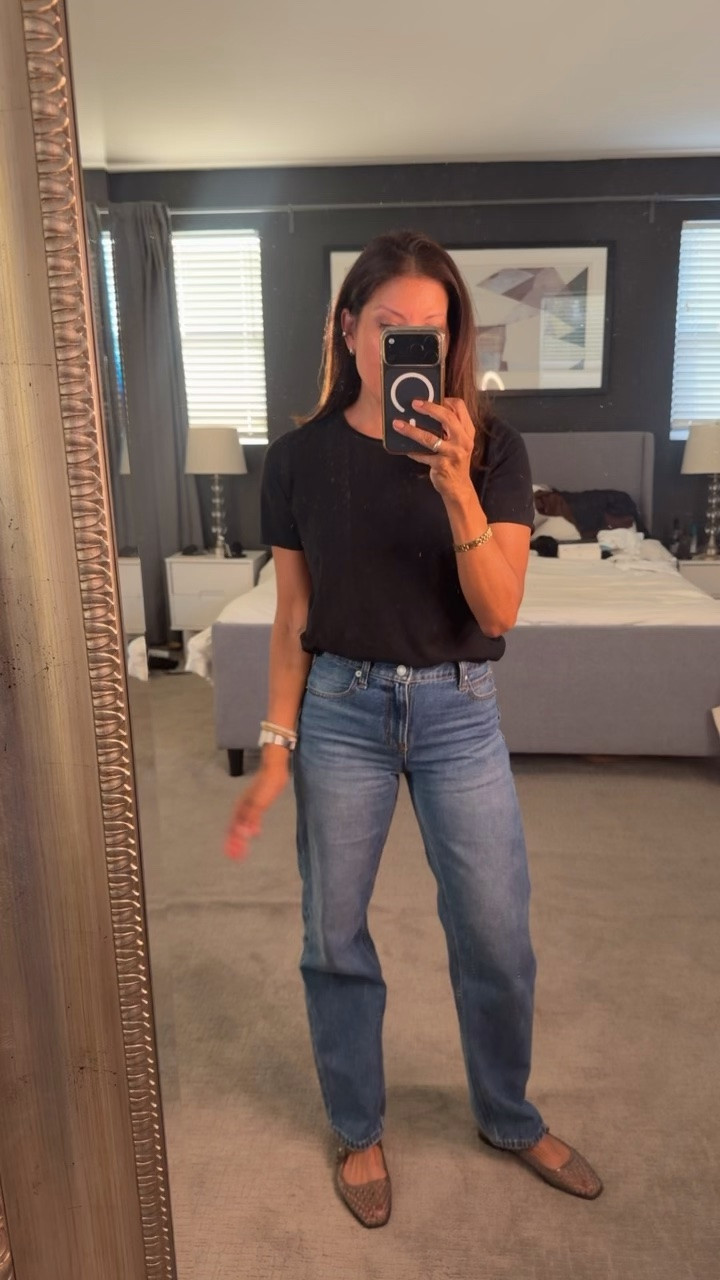 Good pair of straight leg tapered jean from Gap 

Wearing 25 
Fall fashion denim over 50

#LTKPetite #LTKSeasonal #LTKOver40