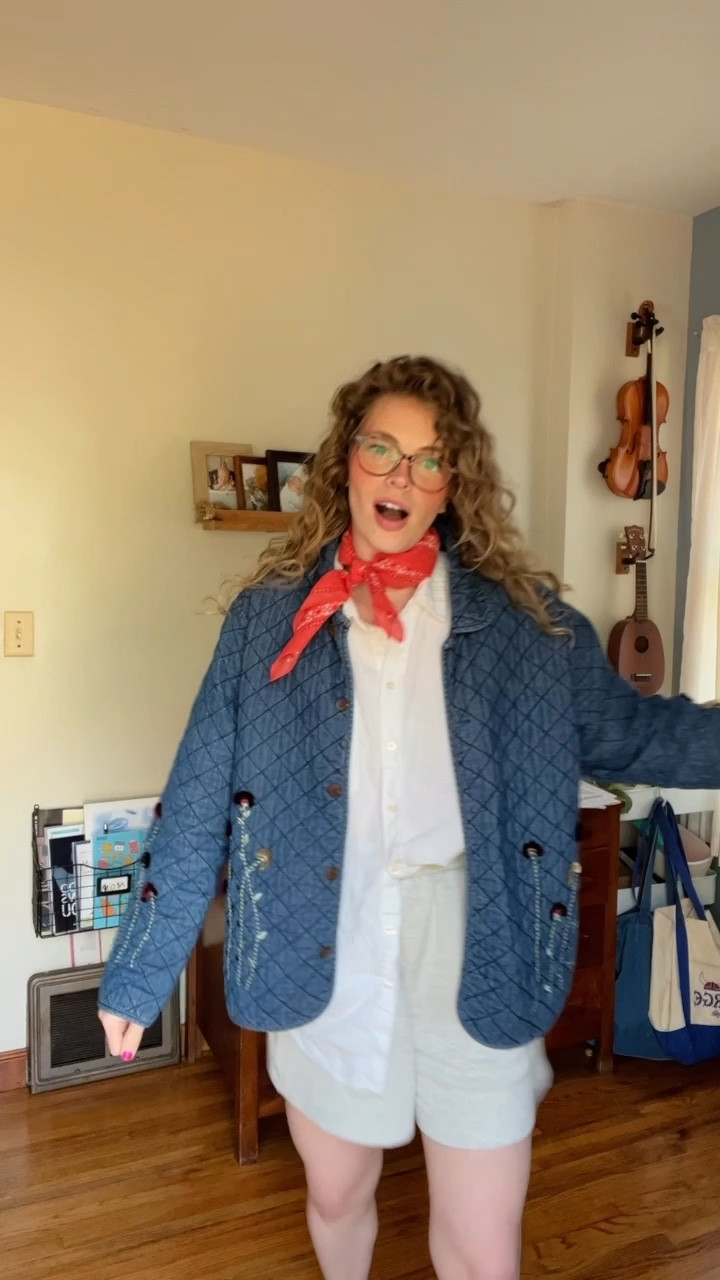 Outfit from the other day I just loved the vibe! Size medium in shorts and size medium in top! 