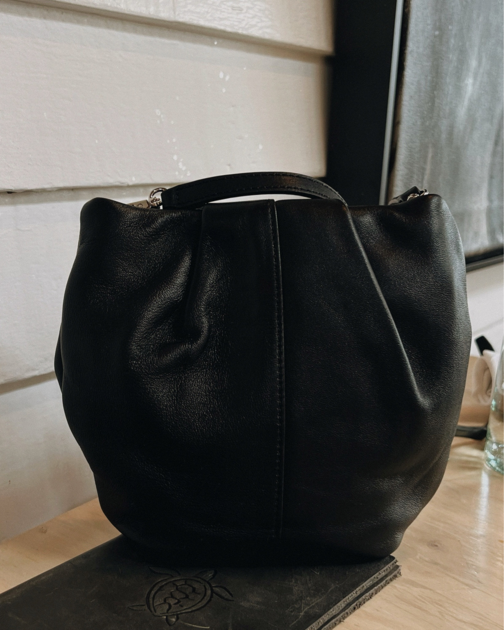 How gorg is my dinner date? @futurebrandsgroup_shop @oryany_global she’s my new go-to when I don’t need to carry a lot & is linked on my LTK 🖤 

#LTKStyleTip #LTKSeasonal #LTKGiftGuide