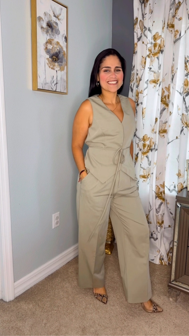 ✨ ¡Este conjunto de 2 piezas de Cicy Bell me tiene obsesionada! 😍 El blazer tipo chaleco con lazo en la cintura define la figura perfectamente, y el pantalón de pierna ancha es súper cómodo y elegante. Ideal para la oficina, una reunión casual o incluso una salida con amigas 💼🍸

Lo combiné con tacones y el look quedó on point. ¿Les gusta este estilo? 👀👇

#GRWM #OutfitDelDía #ModaMujer #CicyBellStyle #EstiloElegante #Conjunto2Piezas #BlazerLook #PiernaAncha #OOTD #LookCasual #BossBabeStyle #ReelDeModa
————-
✨✨ I’m obsessed with this Cicy Bell two-piece set I found on Amazon! 😍 The sleeveless blazer with a waist tie defines the figure beautifully, and the wide-leg pants are super comfy and elegant. Perfect for the office, a casual meeting, or even a girls’ night out 💼🍸

I paired it with heels and the look turned out on point. Do you like this style? 👀👇

#GRWM #AmazonFinds #OutfitOfTheDay #WomensFashion #CicyBellStyle #ElegantStyle #TwoPieceSet #BlazerLook #WideLegPants #OOTD #CasualLook #BossBabeStyle #FashionReel
https://amzn.to/3I5wHLe