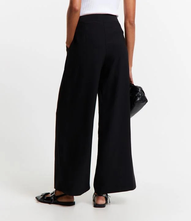 Calça Wide Leg Alfaiatada com Fivelas e Bolsos Preto | Renner (BR)