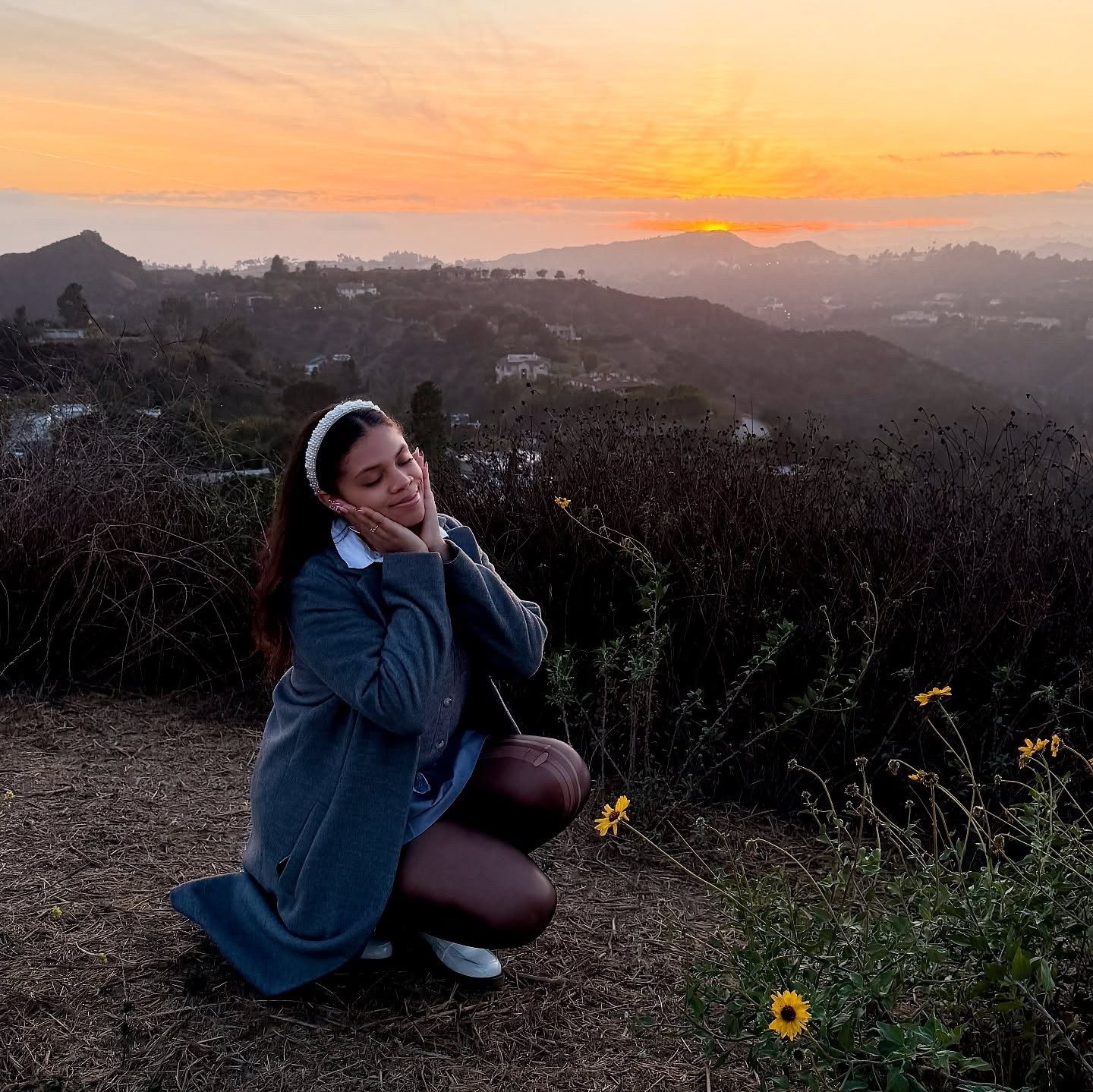 December days in LA ❄️☕️
.
.
.
.
#OOTD #FashionInspo #StyleGoals #LookOfTheDay #WardrobeEssentials #StreetStyle #MinimalStyle #FallFashion #CozyLooks #DailyOutfitDiaries #EffortlessStyle #ZaraStyle #RevolveStyle #AffordableLooks #ClosetStaples #StyleInspo