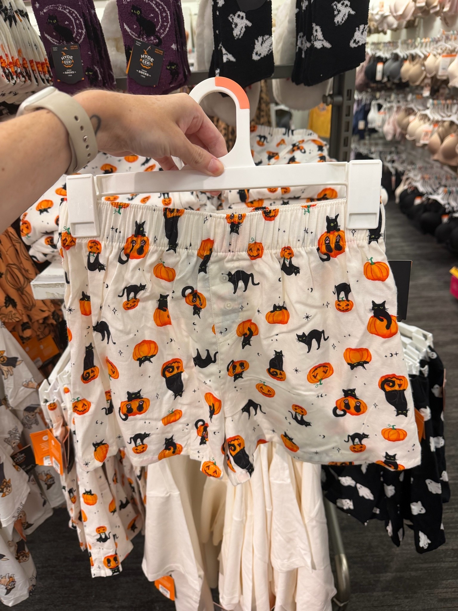 Halloween pj shorts

#LTKSeasonal
