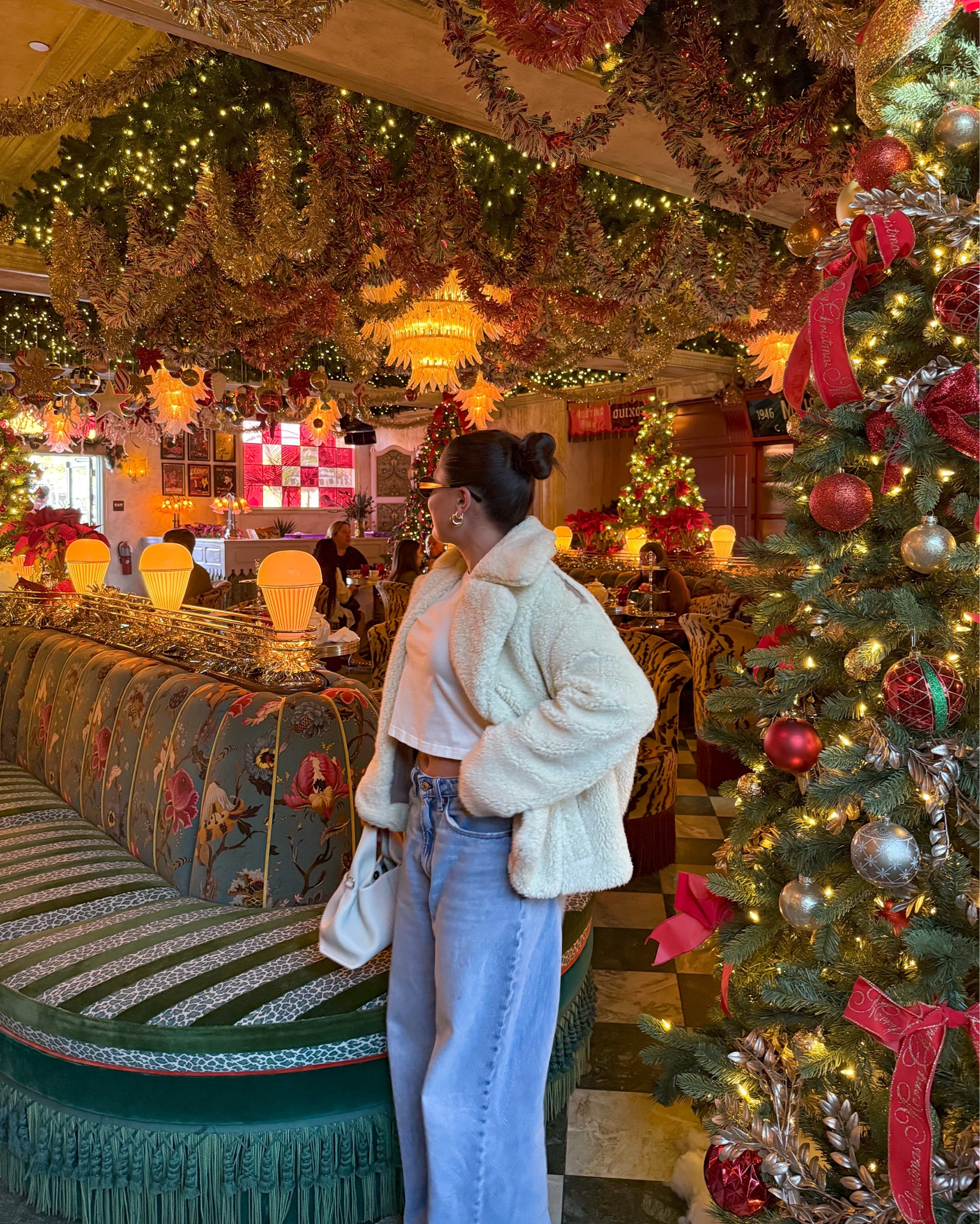 Holiday outfit inspo

jeans TTS, shirt I sized up in for a looser fit

#LTKSeasonal #LTKGiftGuide #LTKHoliday